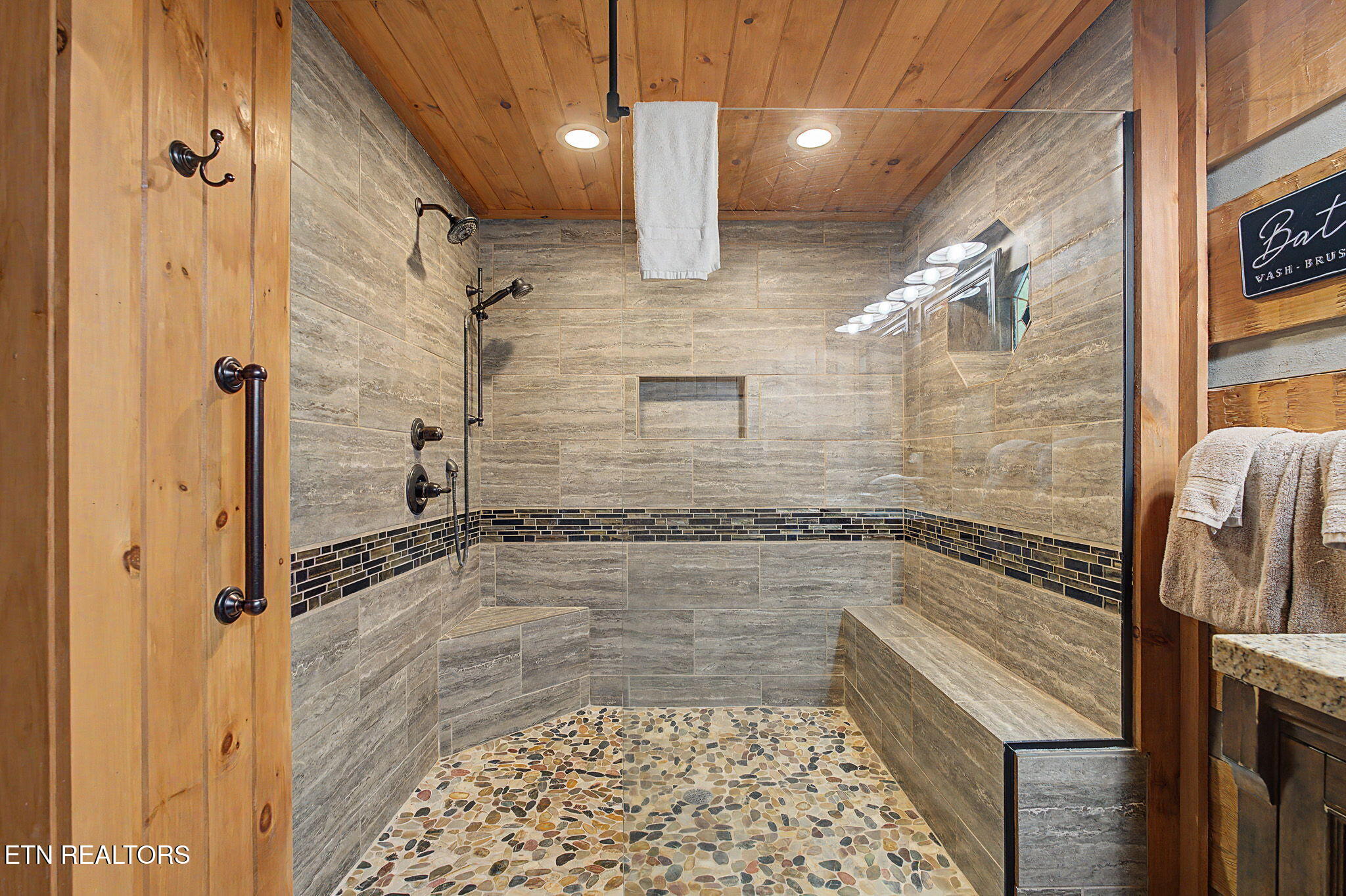 2323 Hidden Mountain Road Sevierville TN 37876