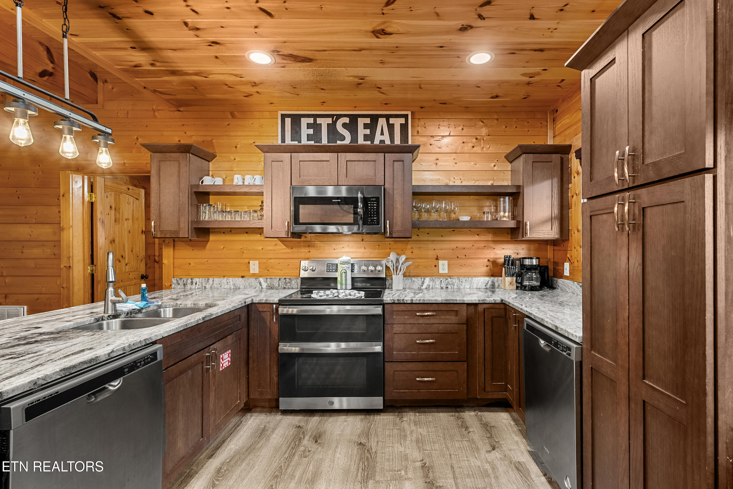315 Caney Creek Road Pigeon Forge TN 37863