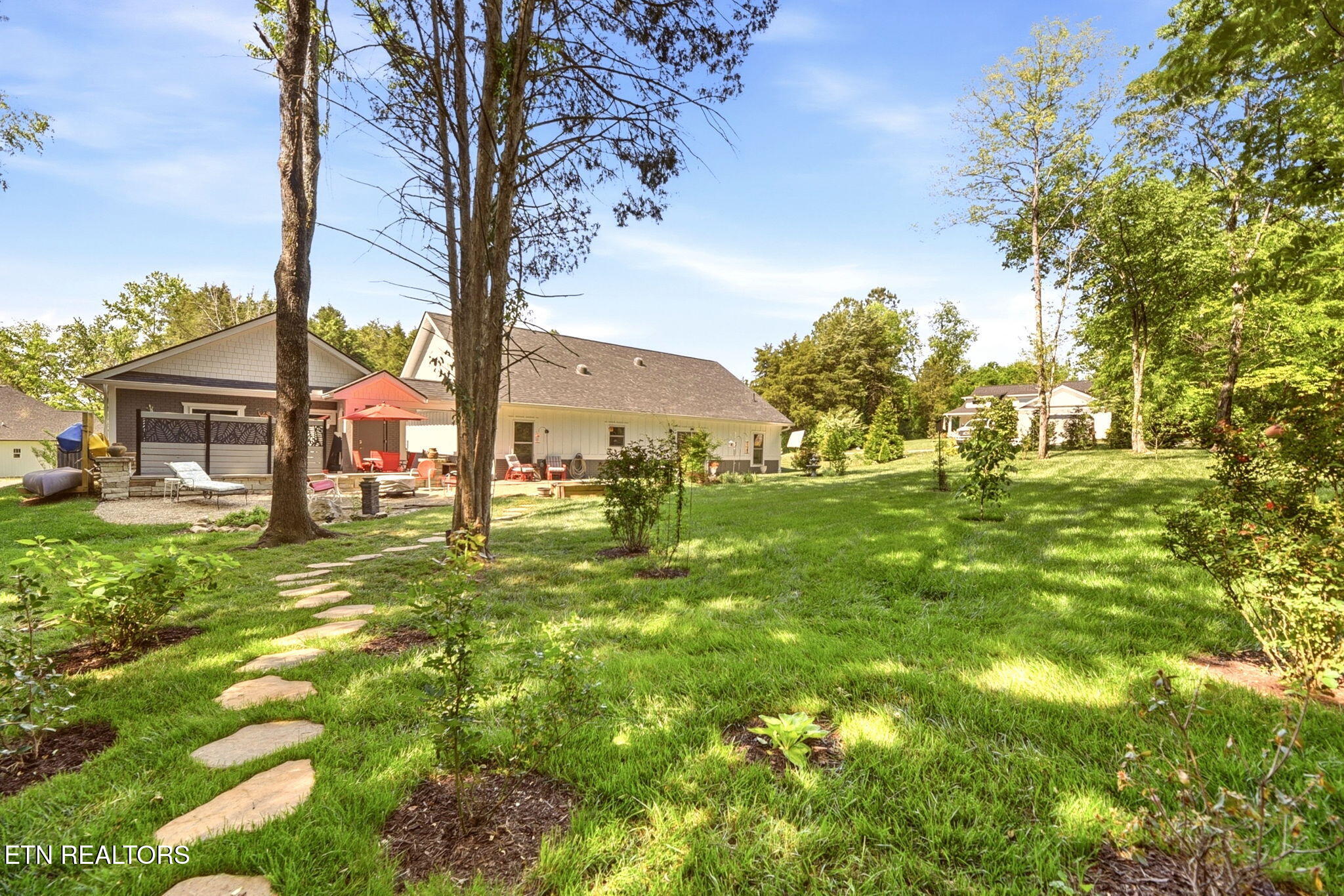 106 Chatuga Dr/ 103 Tsuhdatsi Drive Loudon TN 37774