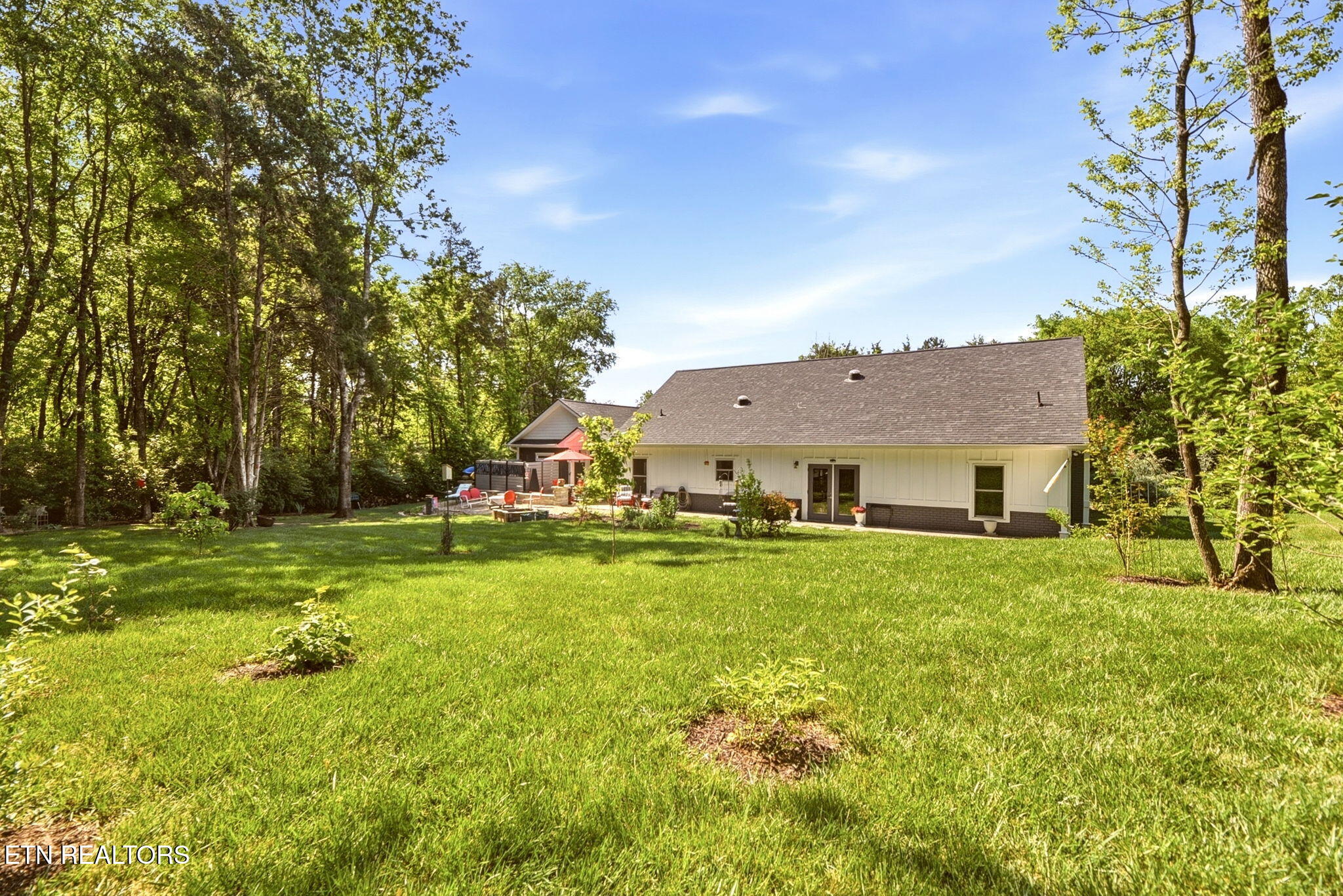 106 Chatuga Dr/ 103 Tsuhdatsi Drive Loudon TN 37774