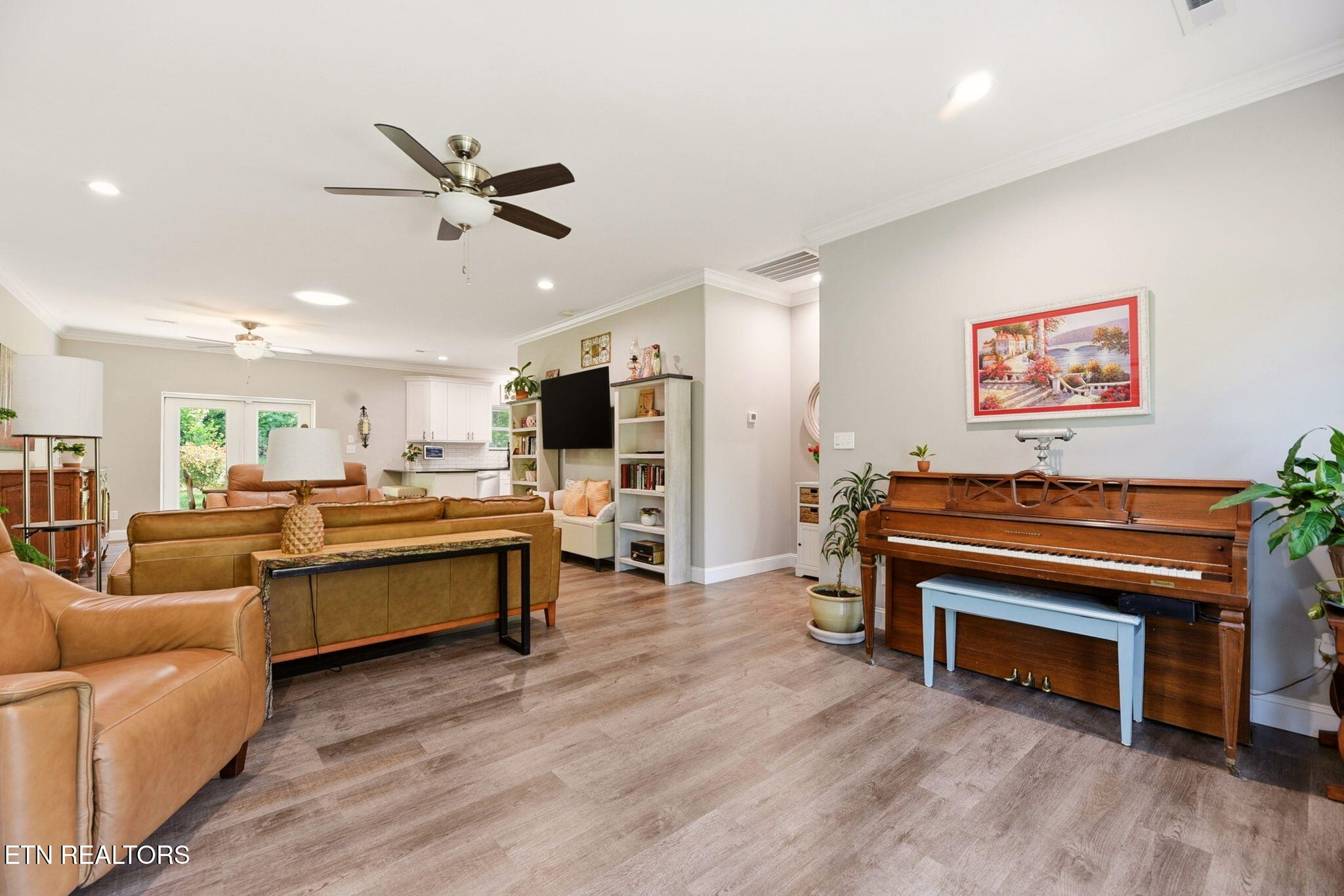 106 Chatuga Dr/ 103 Tsuhdatsi Drive Loudon TN 37774