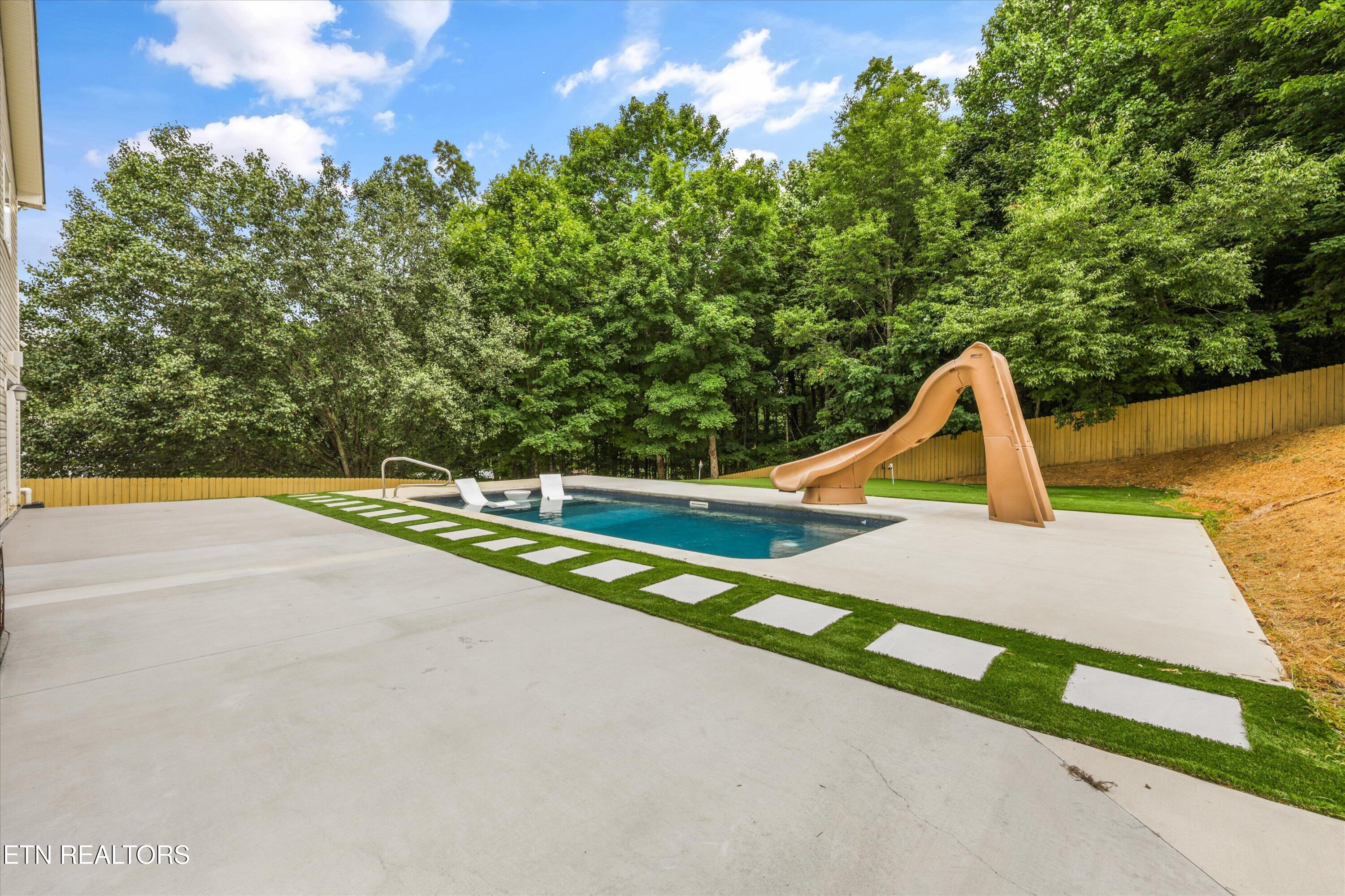 8300 Foxworth Trail Powell TN 37849