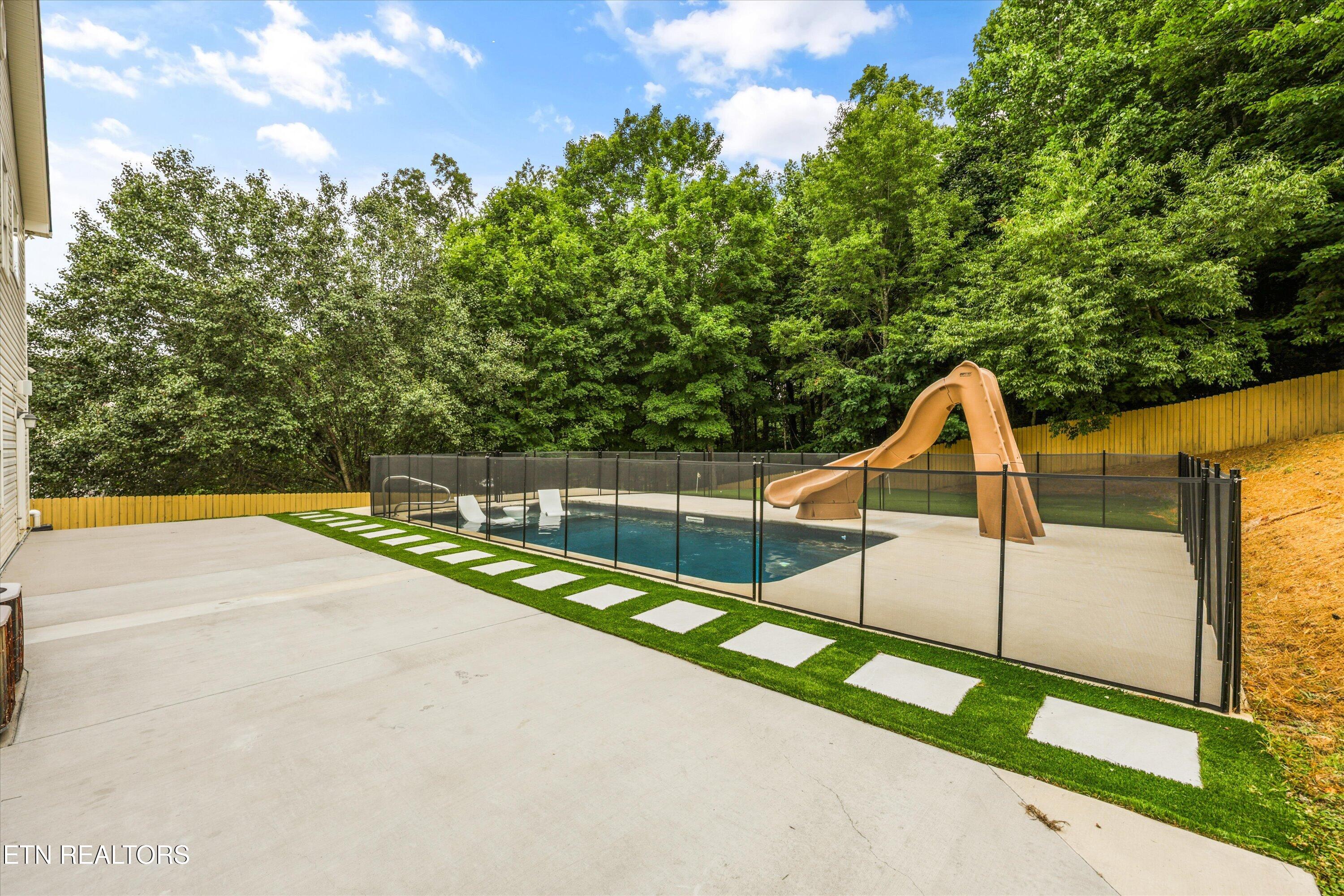 8300 Foxworth Trail Powell TN 37849