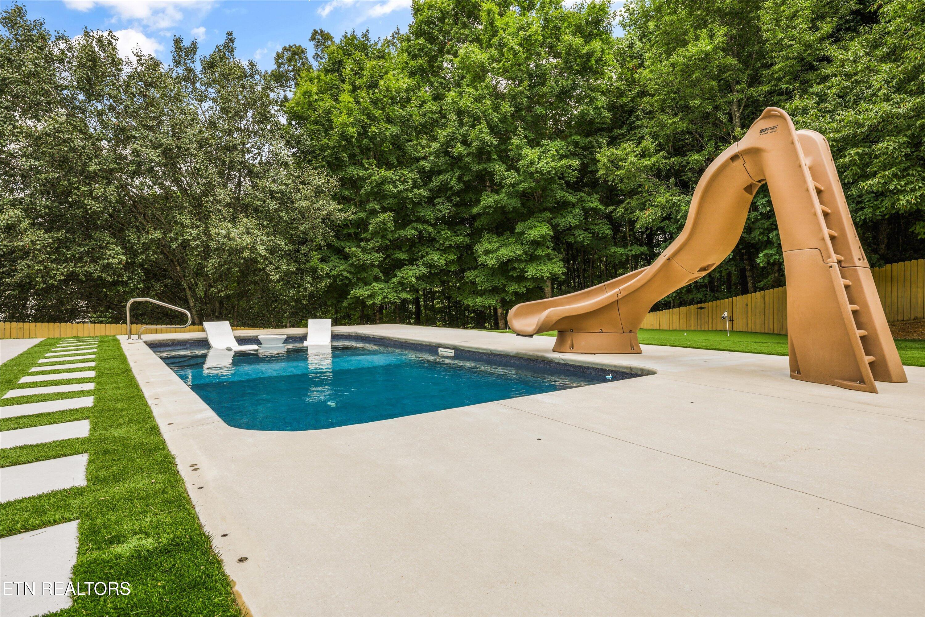 8300 Foxworth Trail Powell TN 37849