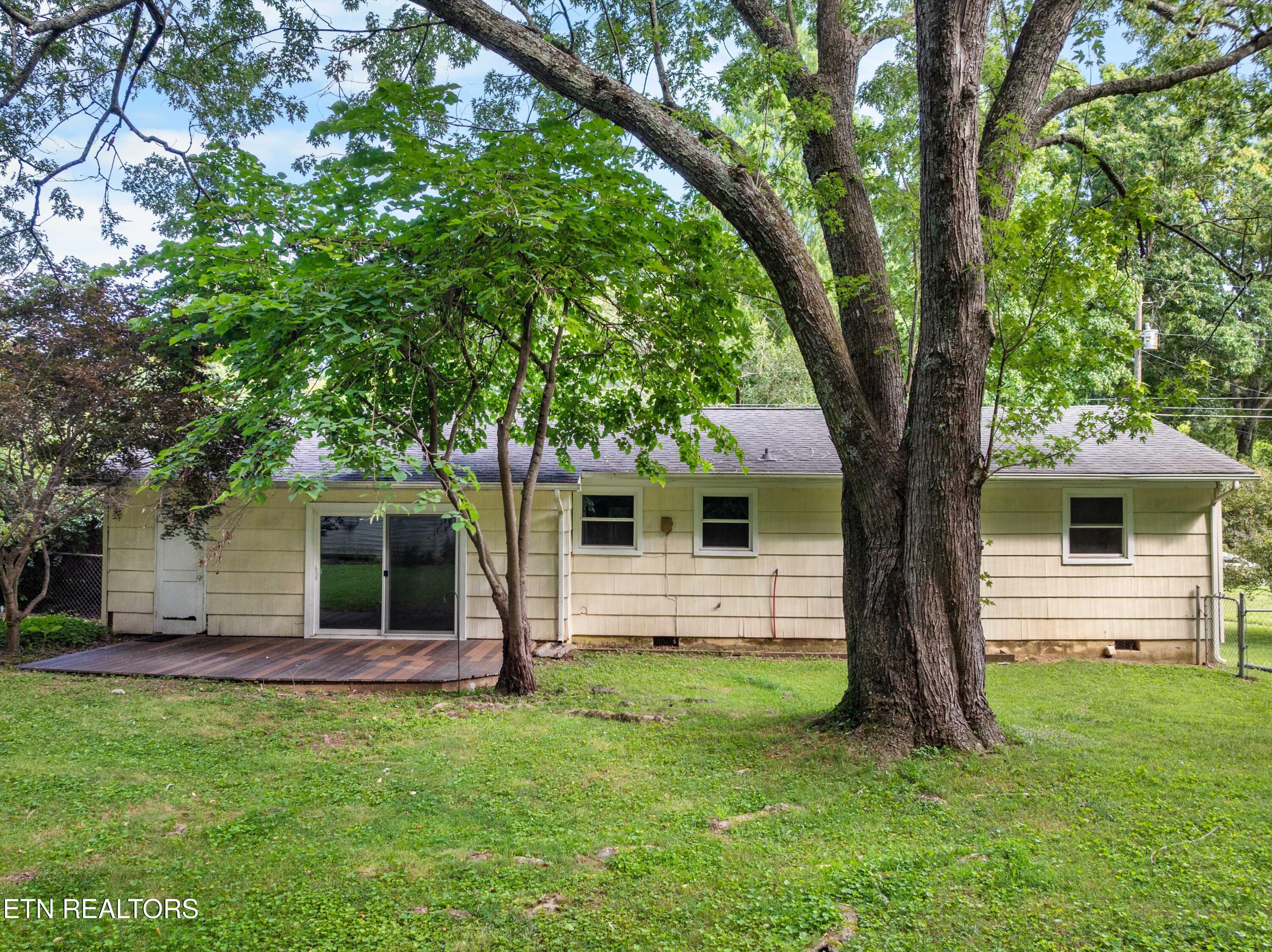 2001 Nandina Drive Knoxville TN 37912