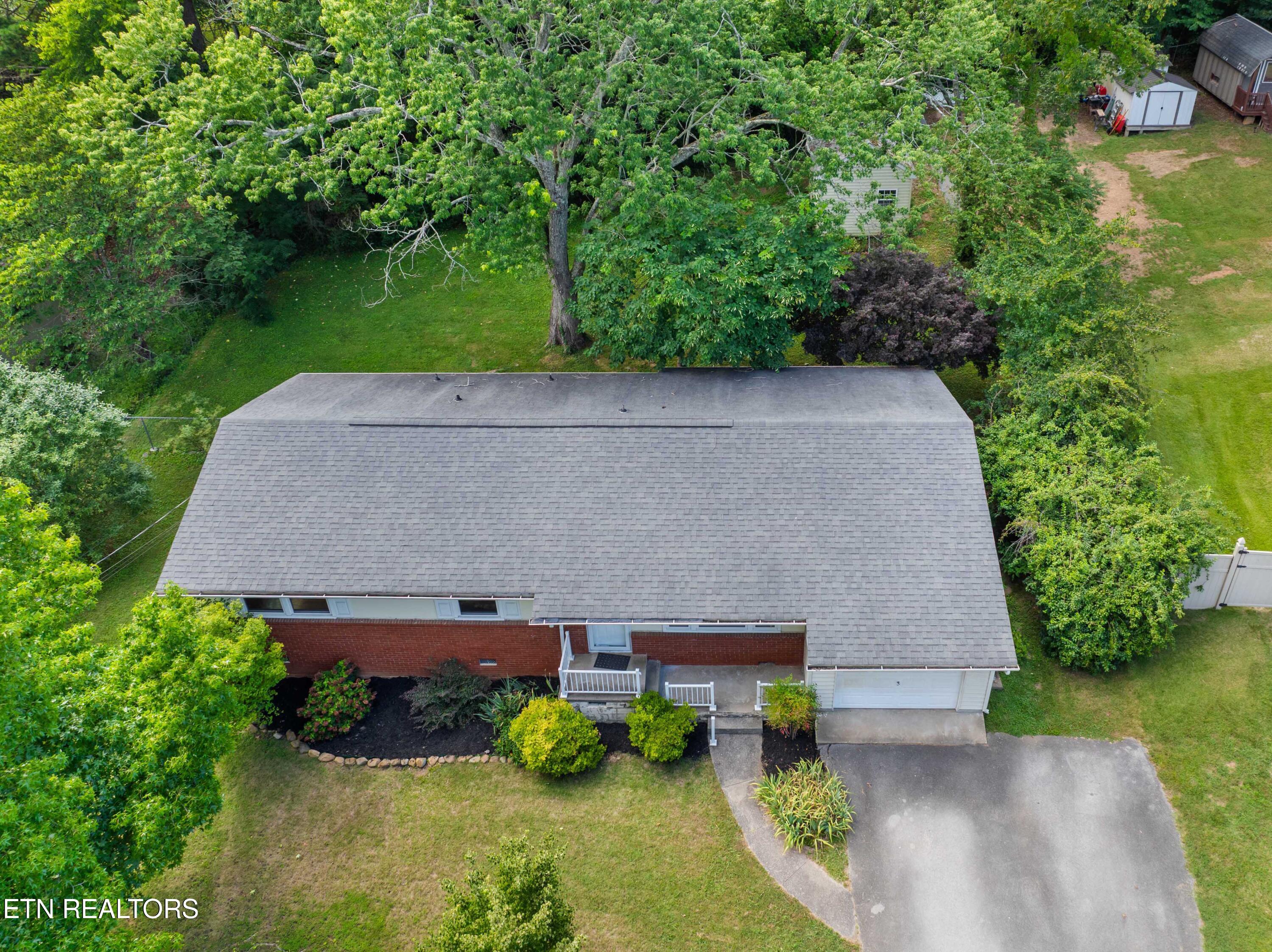 2001 Nandina Drive Knoxville TN 37912