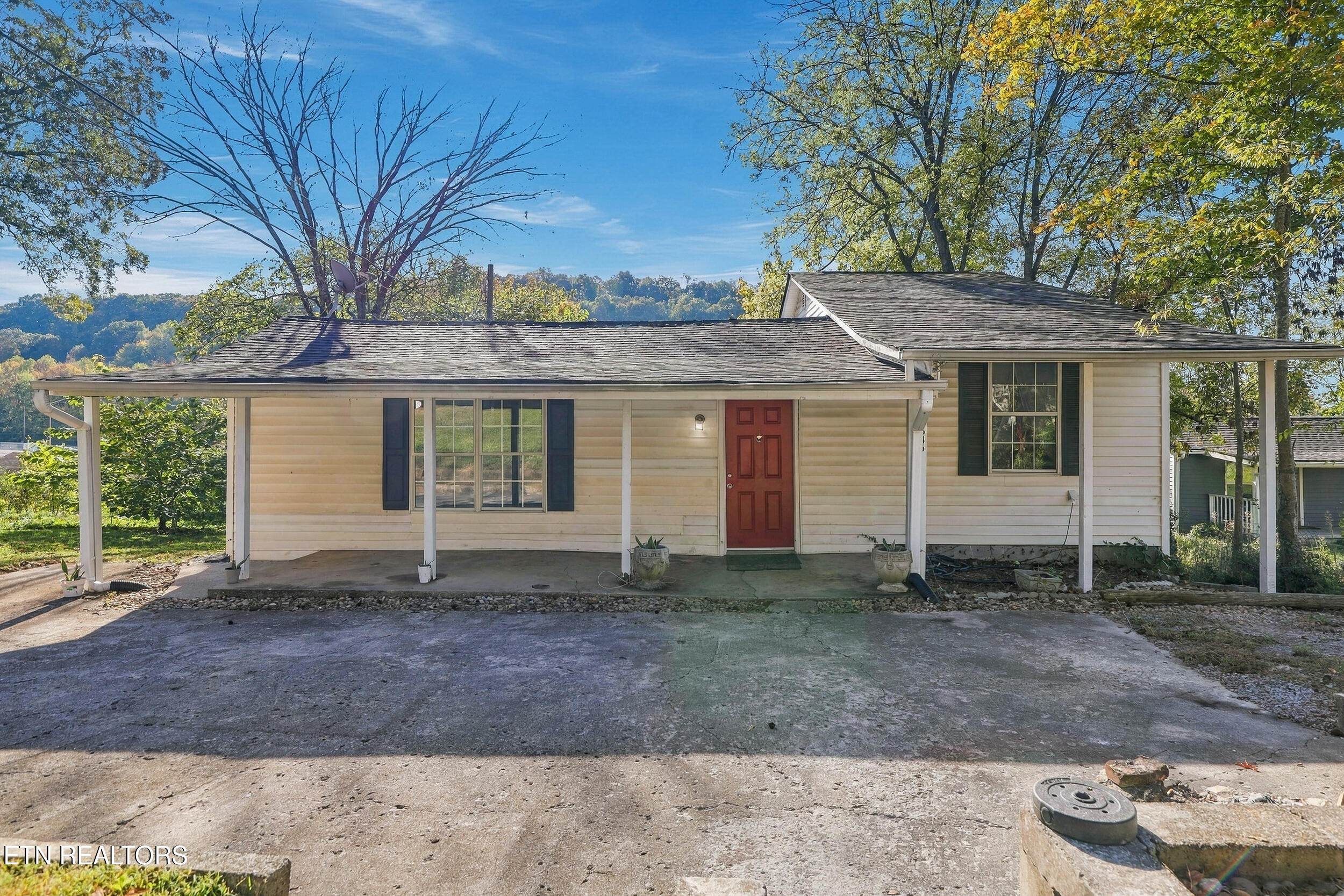 2646 Greenway Drive Knoxville TN 37918