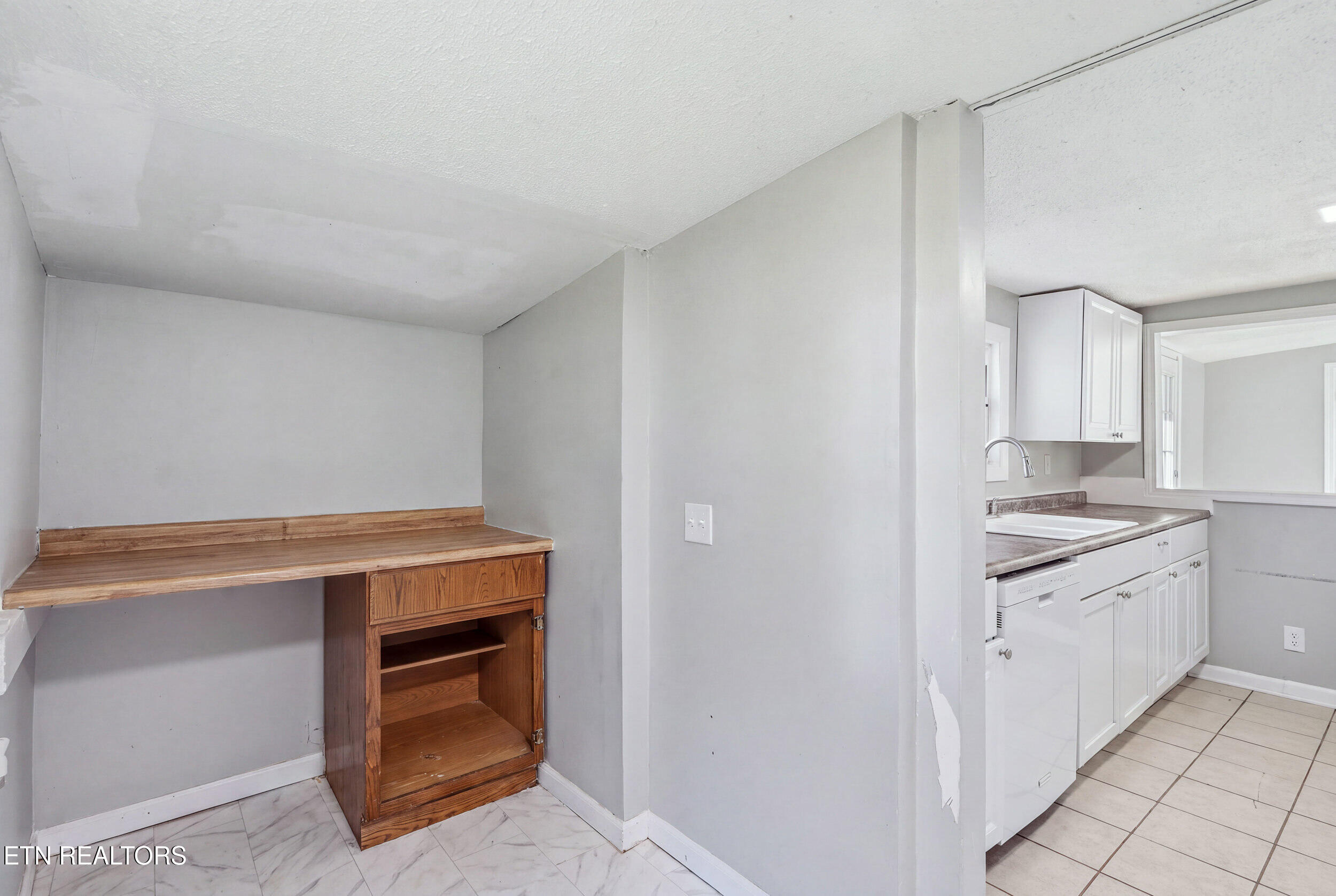 2646 Greenway Drive Knoxville TN 37918