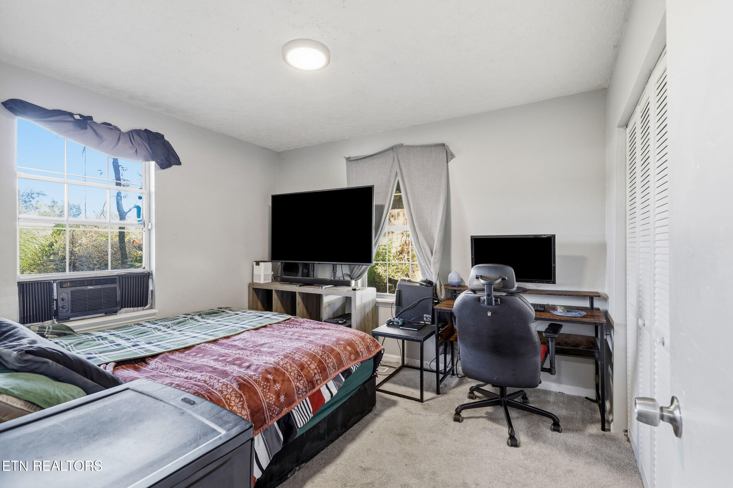 2646 Greenway Drive Knoxville TN 37918