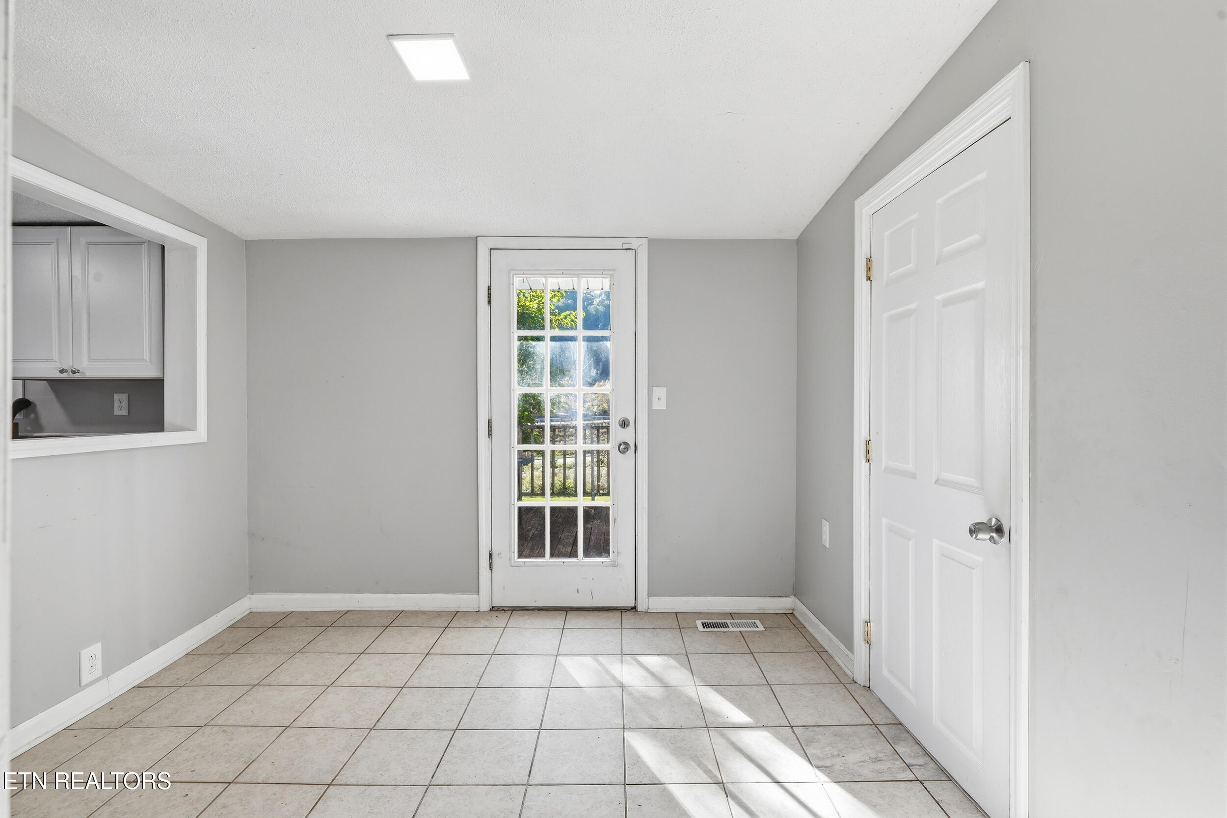 2646 Greenway Drive Knoxville TN 37918