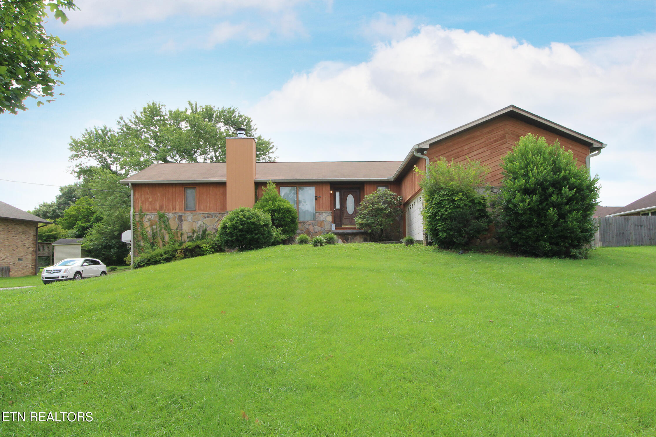 1816 River Shores Drive Knoxville TN 37914
