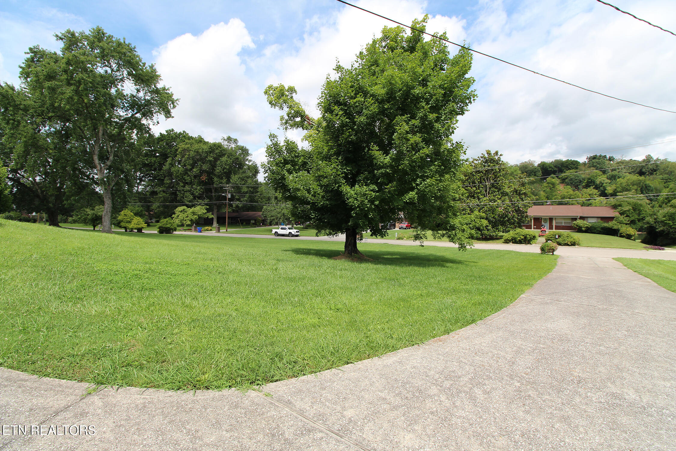 1816 River Shores Drive Knoxville TN 37914