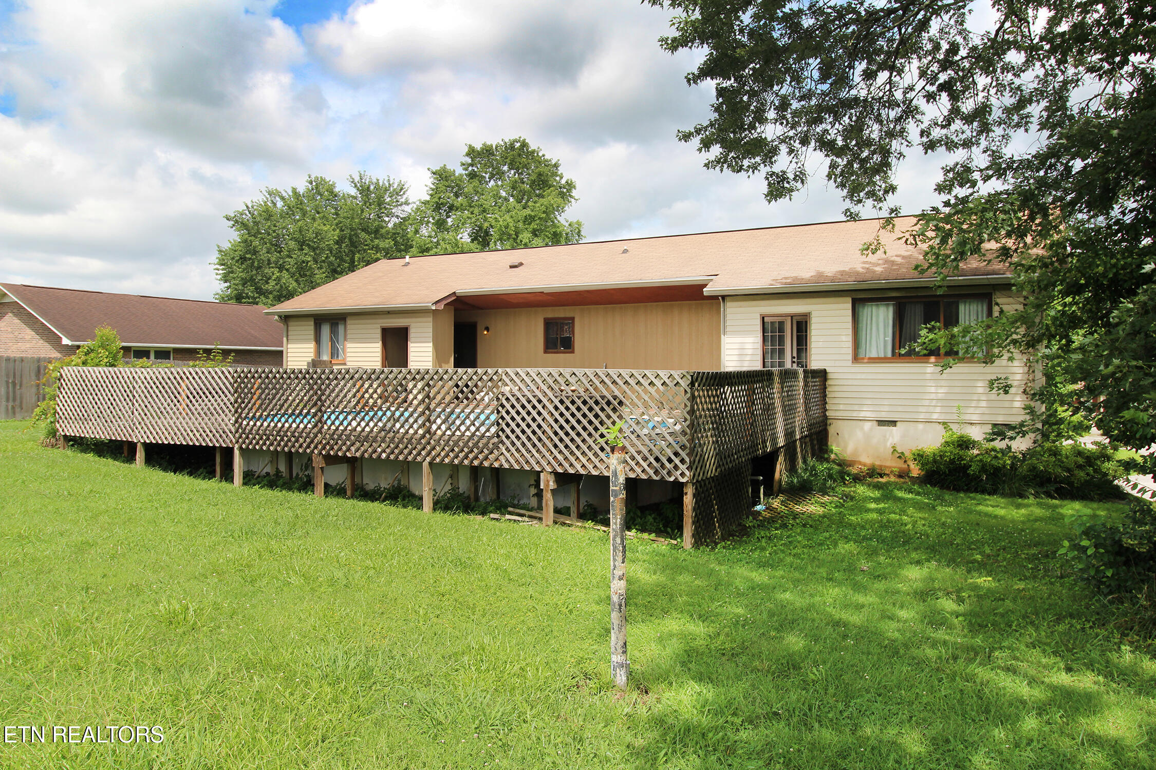 1816 River Shores Drive Knoxville TN 37914