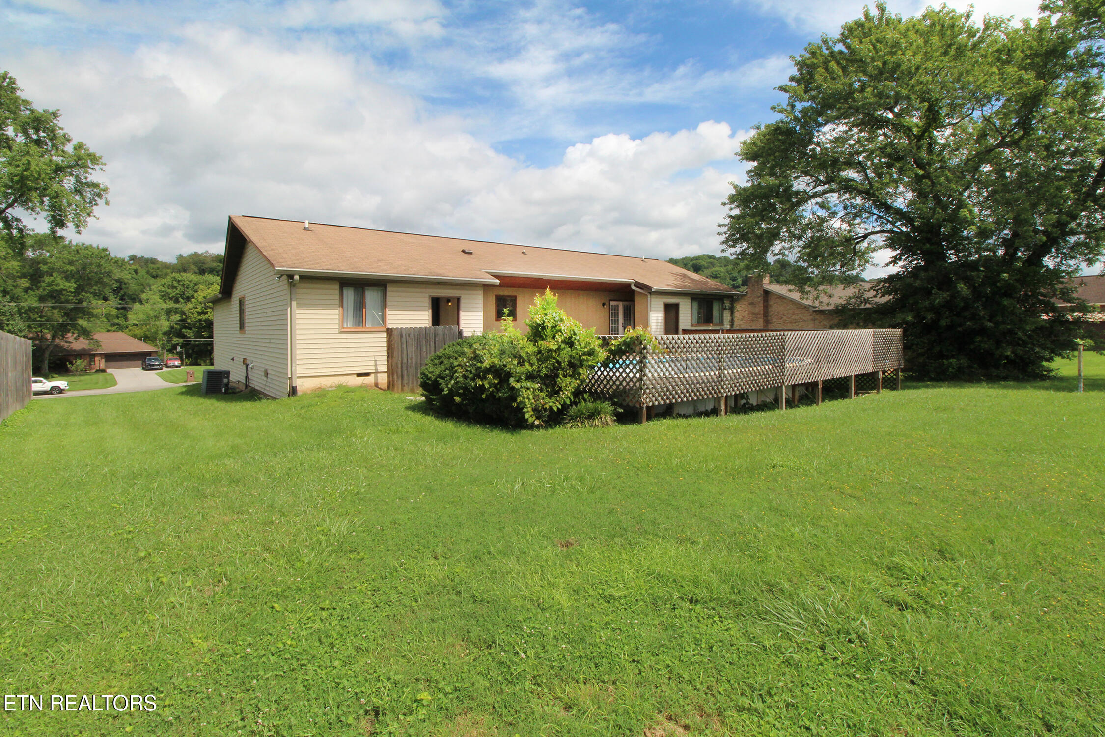 1816 River Shores Drive Knoxville TN 37914