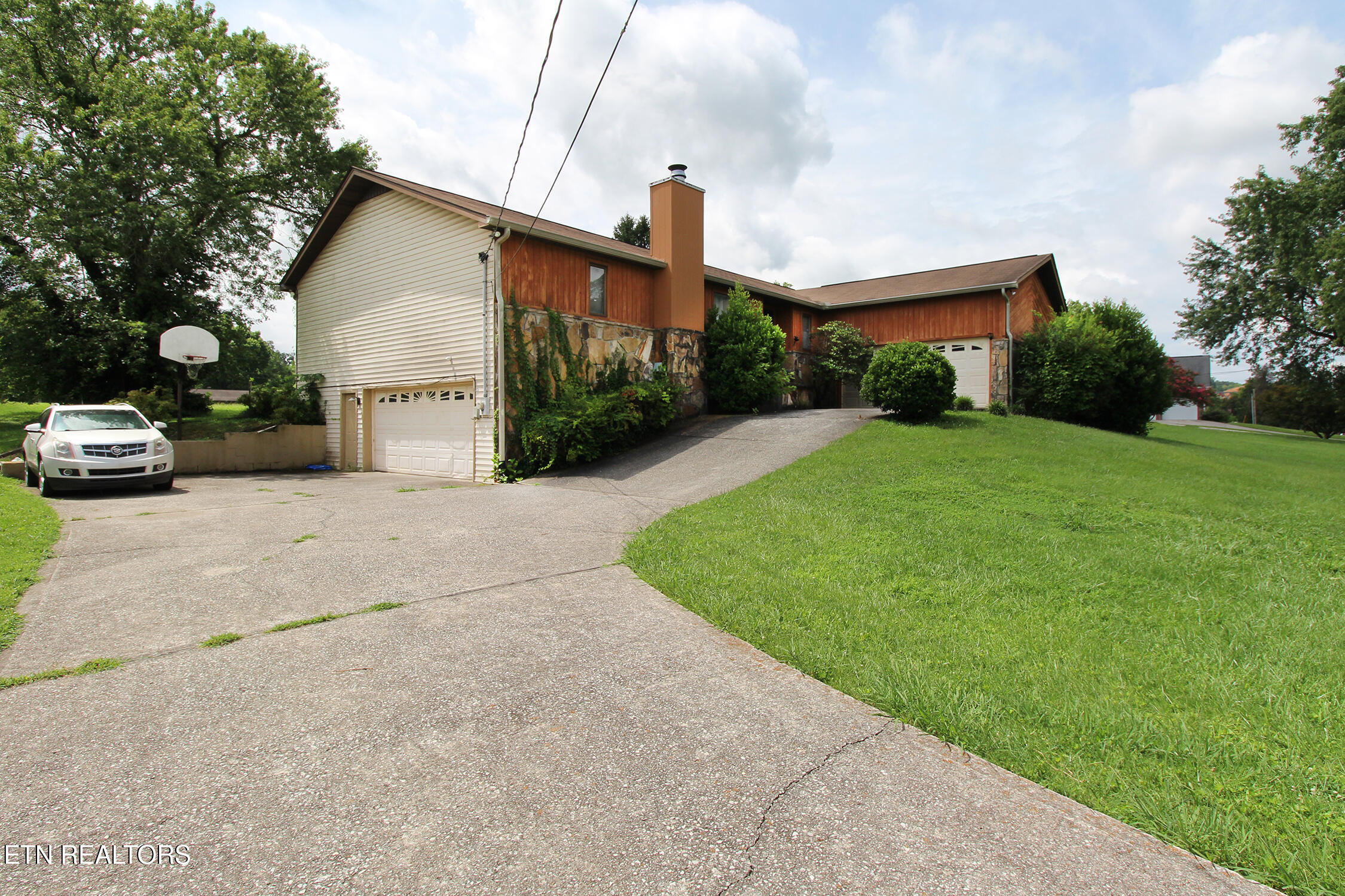 1816 River Shores Drive Knoxville TN 37914