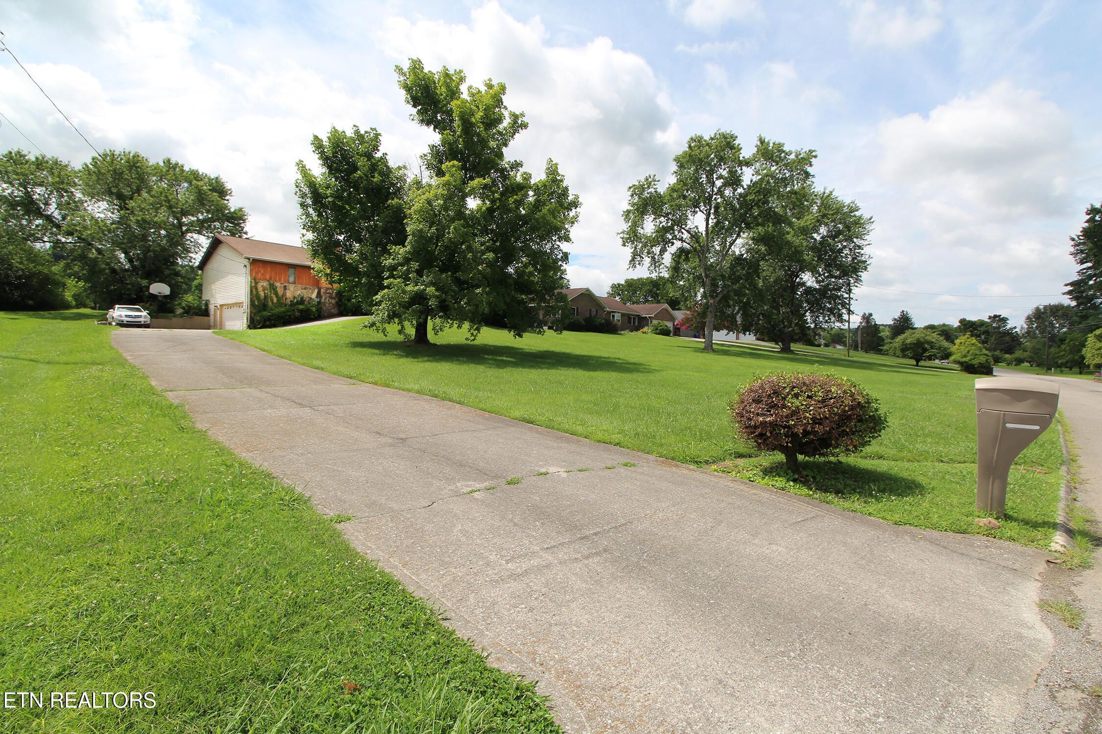1816 River Shores Drive Knoxville TN 37914