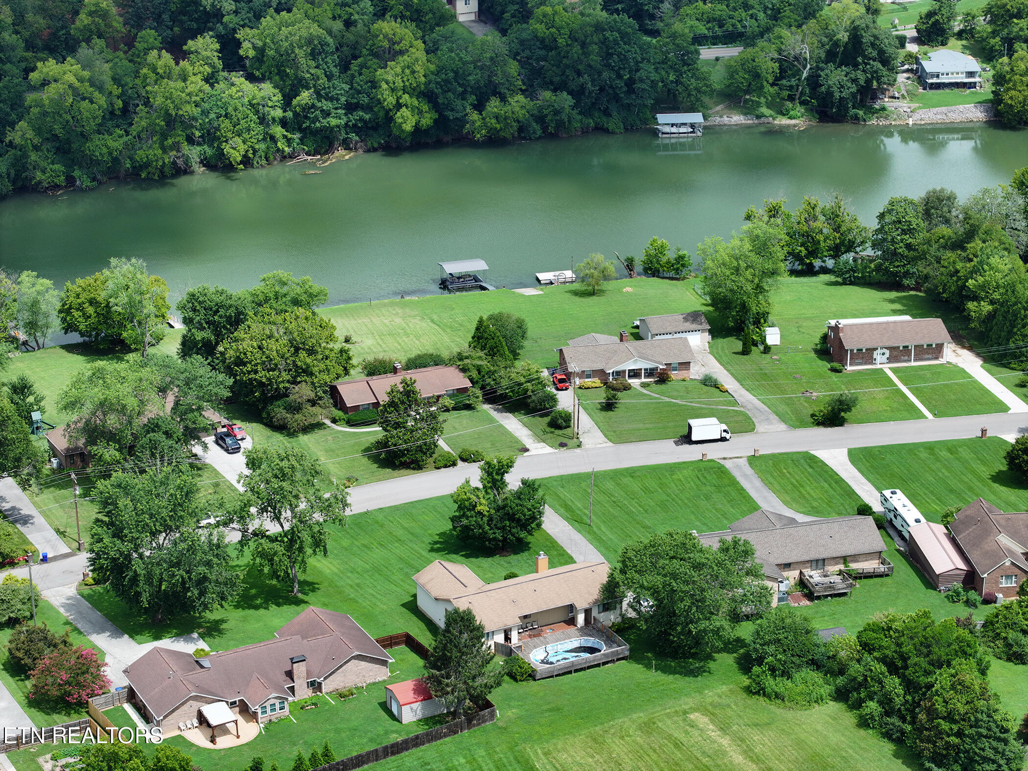 1816 River Shores Drive Knoxville TN 37914