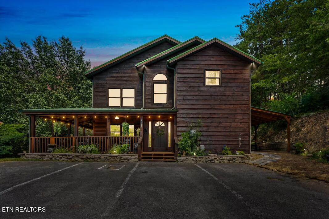 2489 Upper Middle Creek Road Sevierville TN 37876