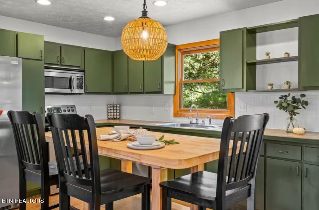 2489 Upper Middle Creek Road Sevierville TN 37876
