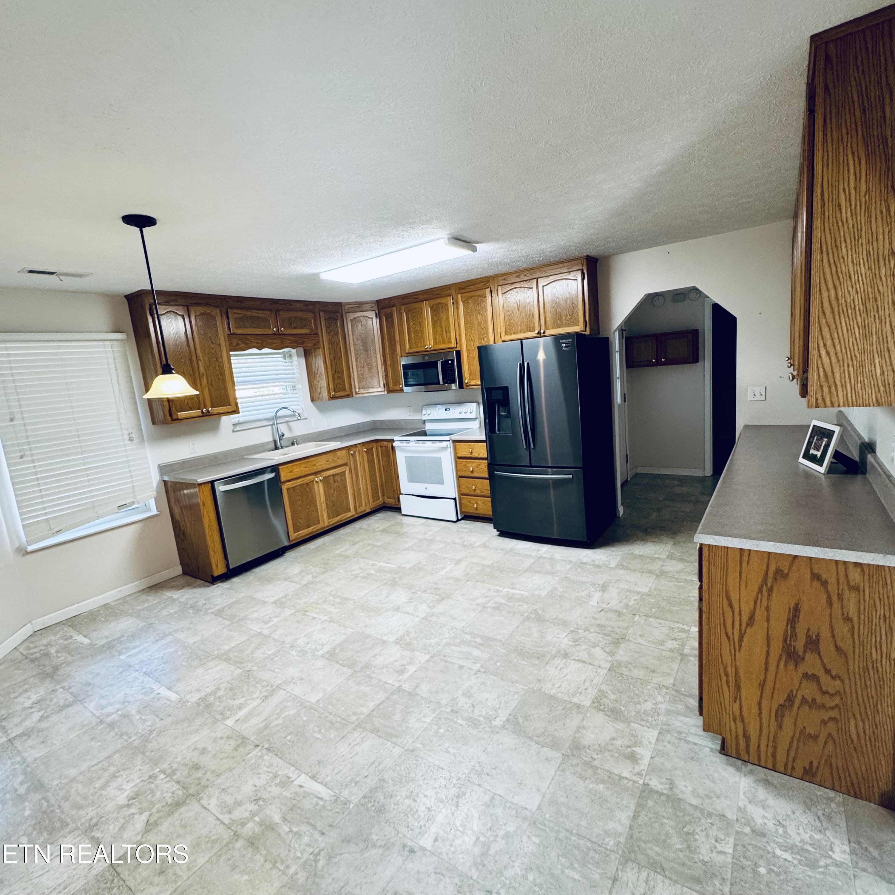2970 Boyds Creek Highway Sevierville TN 37876
