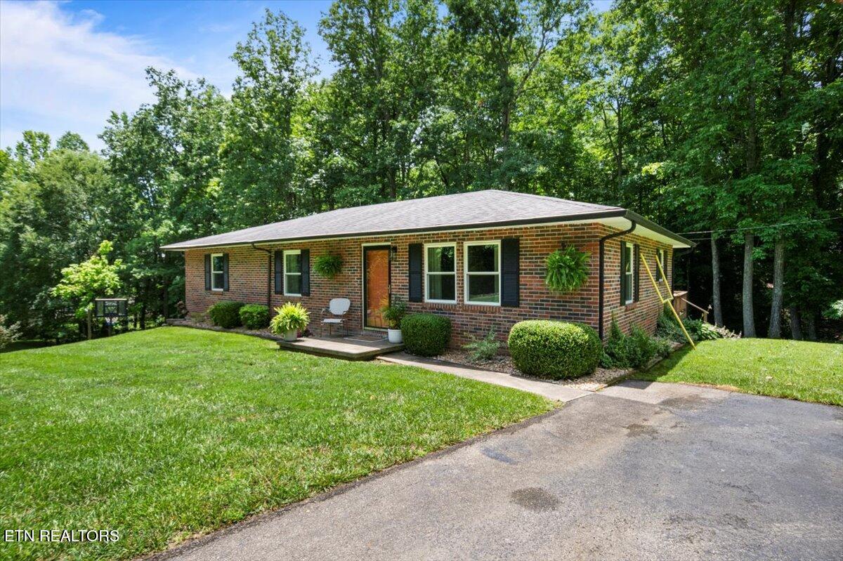 382 Tionesta Drive Jacksboro TN 37757