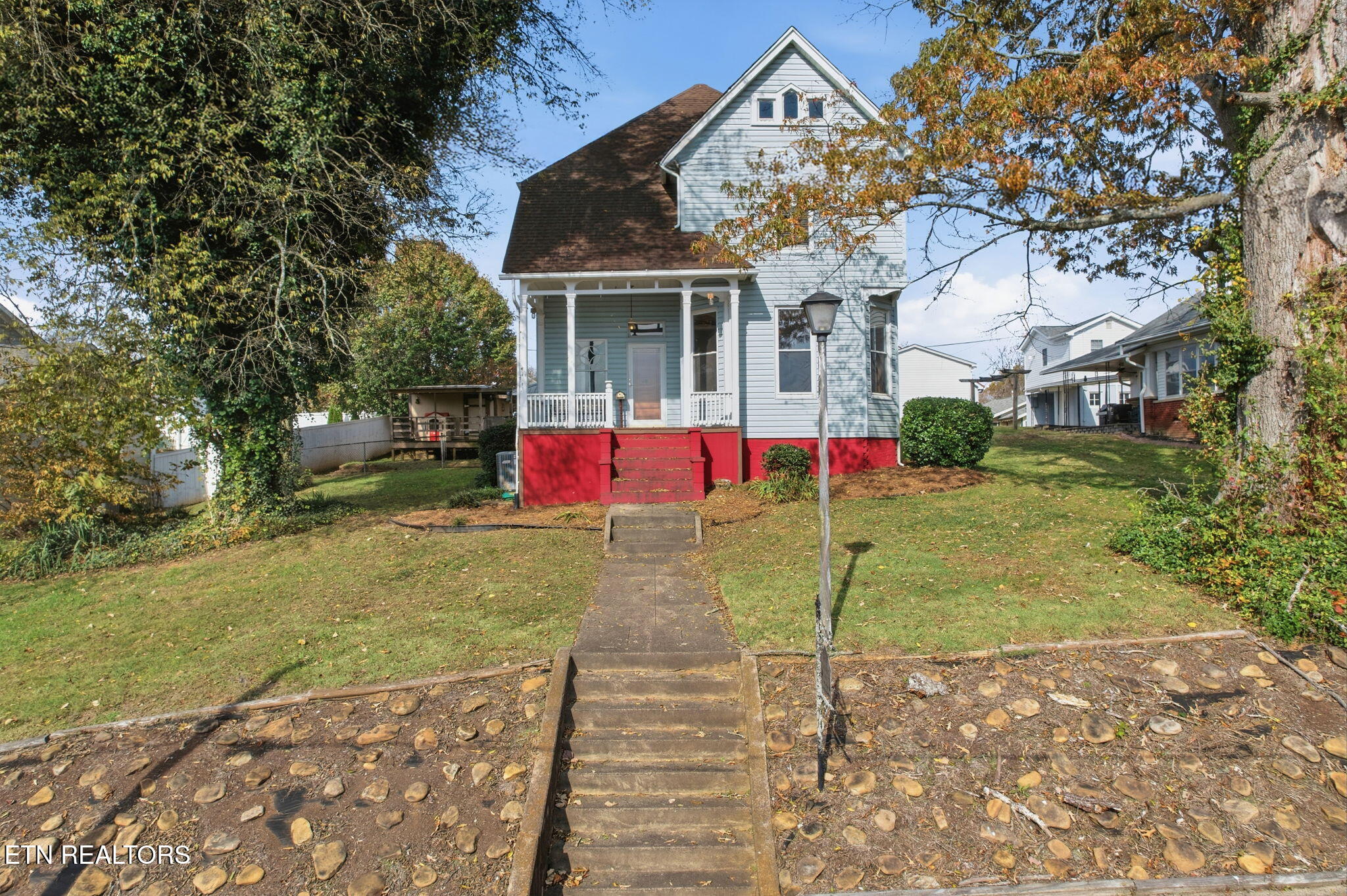 403 E 2nd Avenue Lenoir City TN 37771