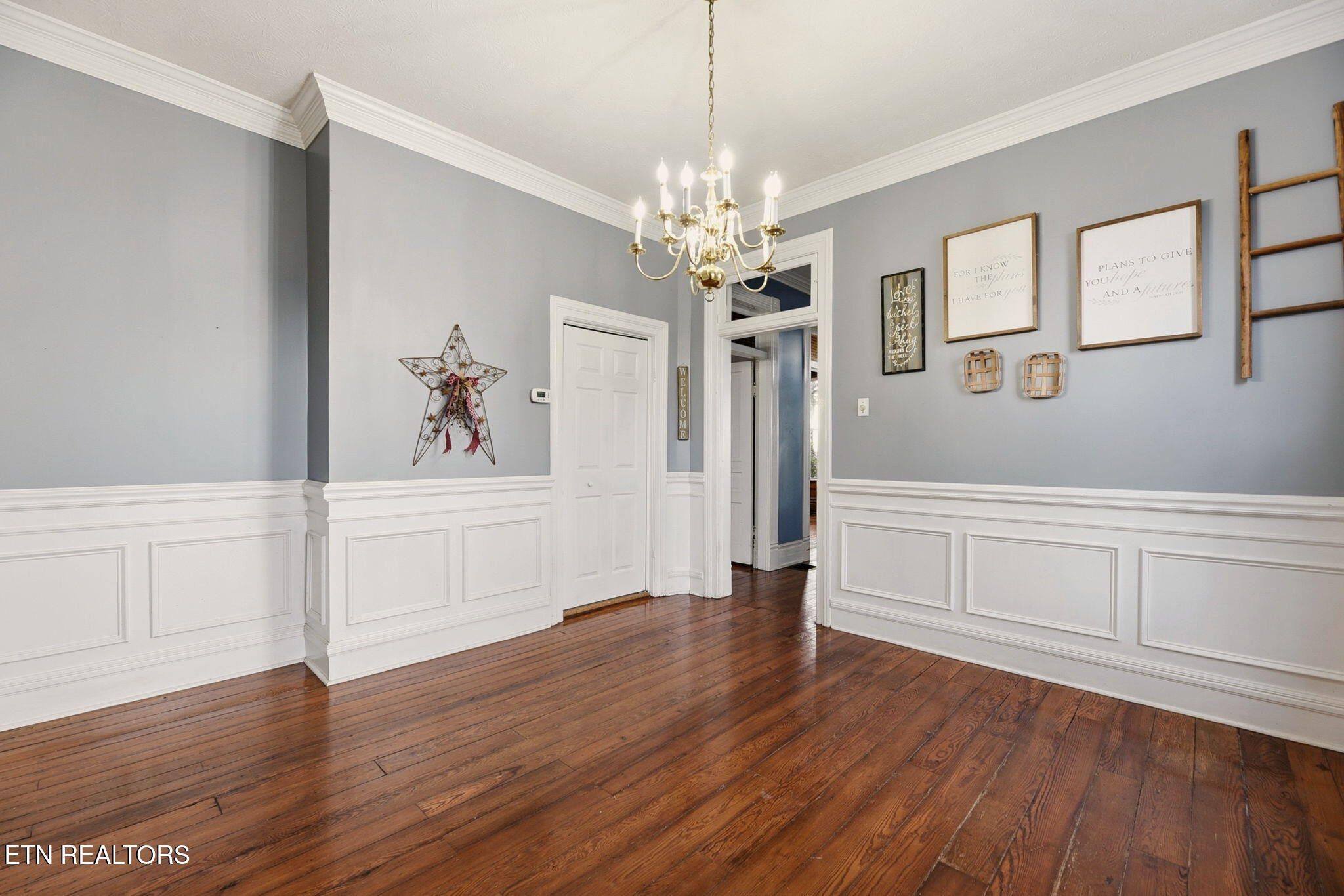 403 E 2nd Avenue Lenoir City TN 37771