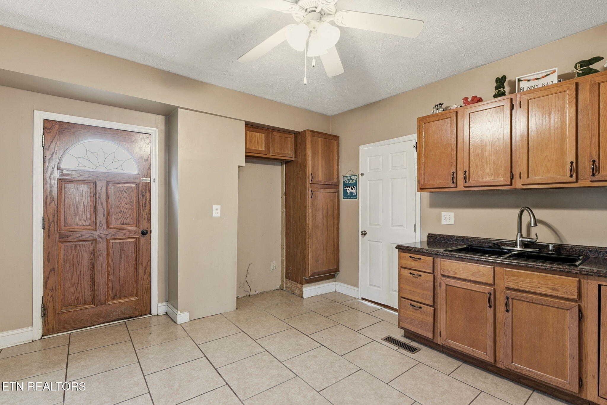 403 E 2nd Avenue Lenoir City TN 37771