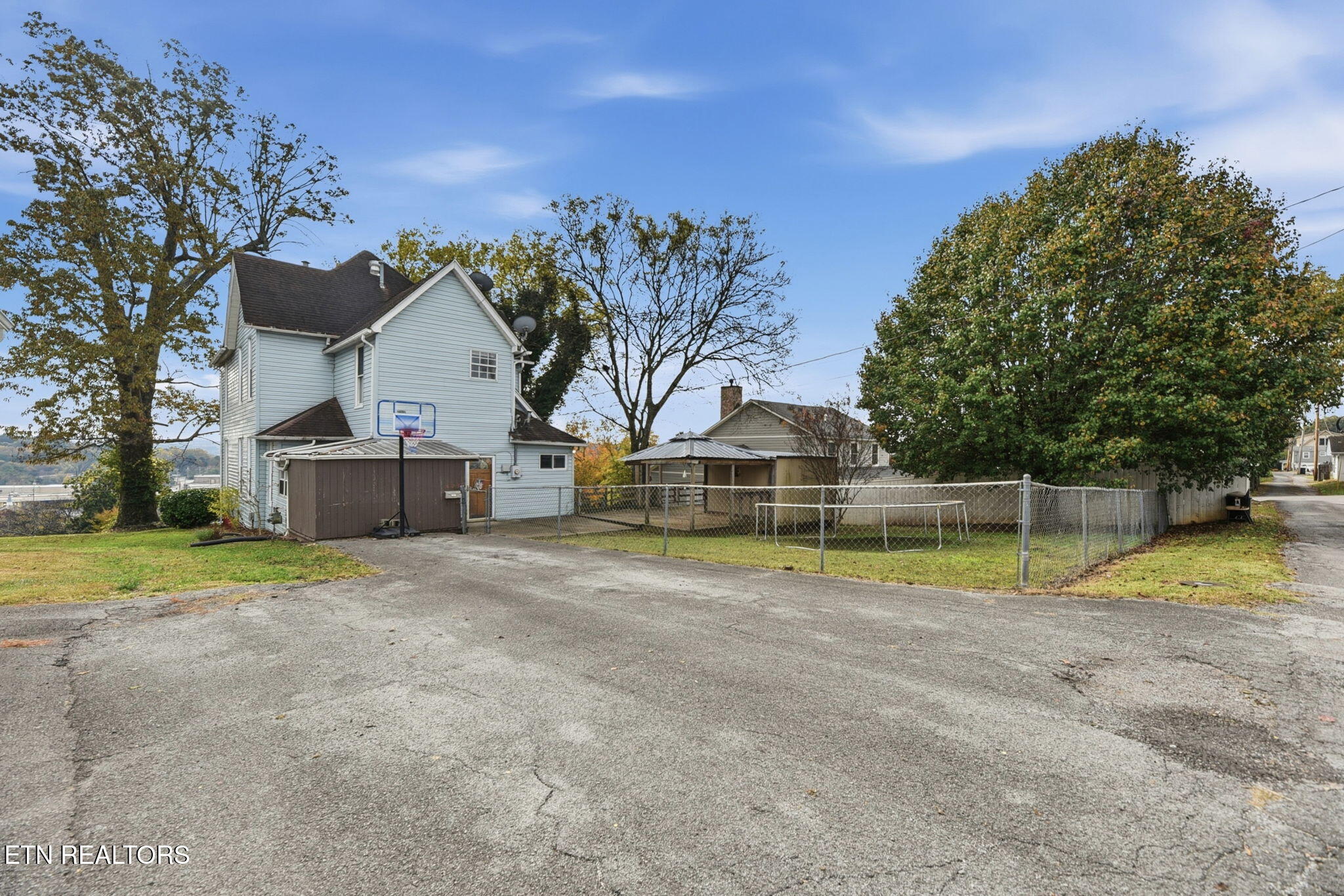 403 E 2nd Avenue Lenoir City TN 37771