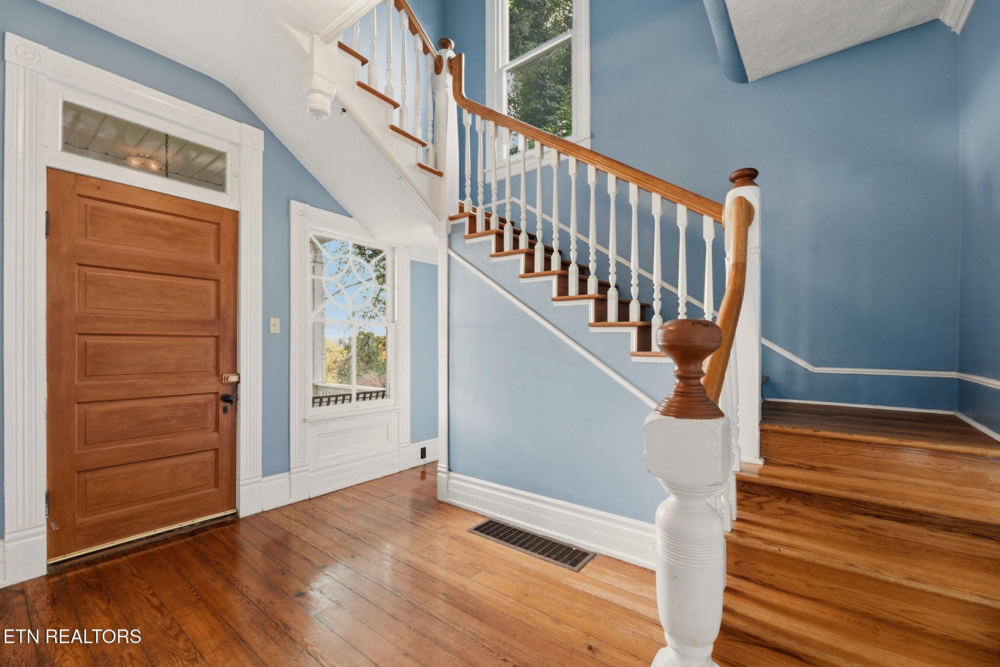 403 E 2nd Avenue Lenoir City TN 37771