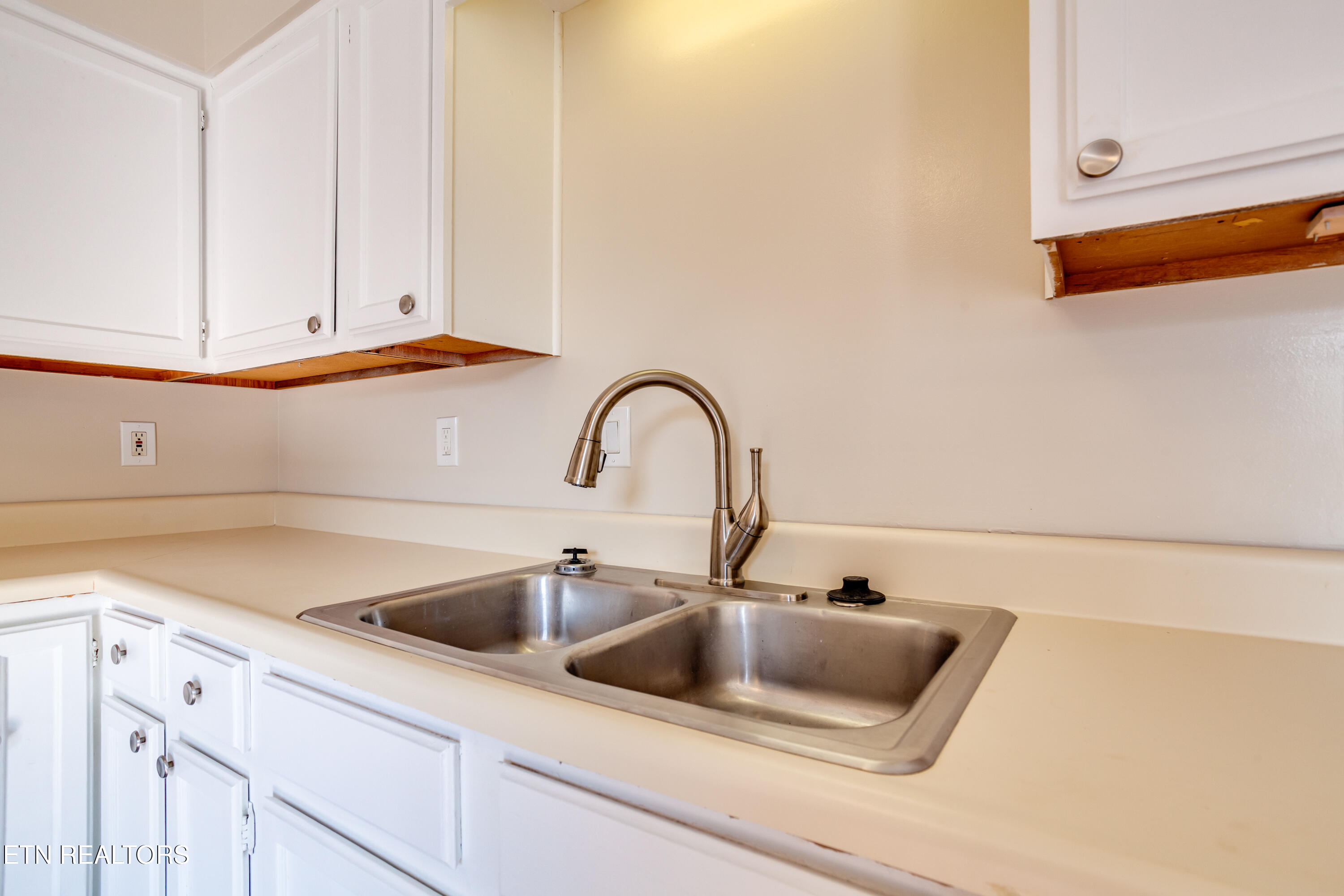 105 Tracy Lane Oak Ridge TN 37830