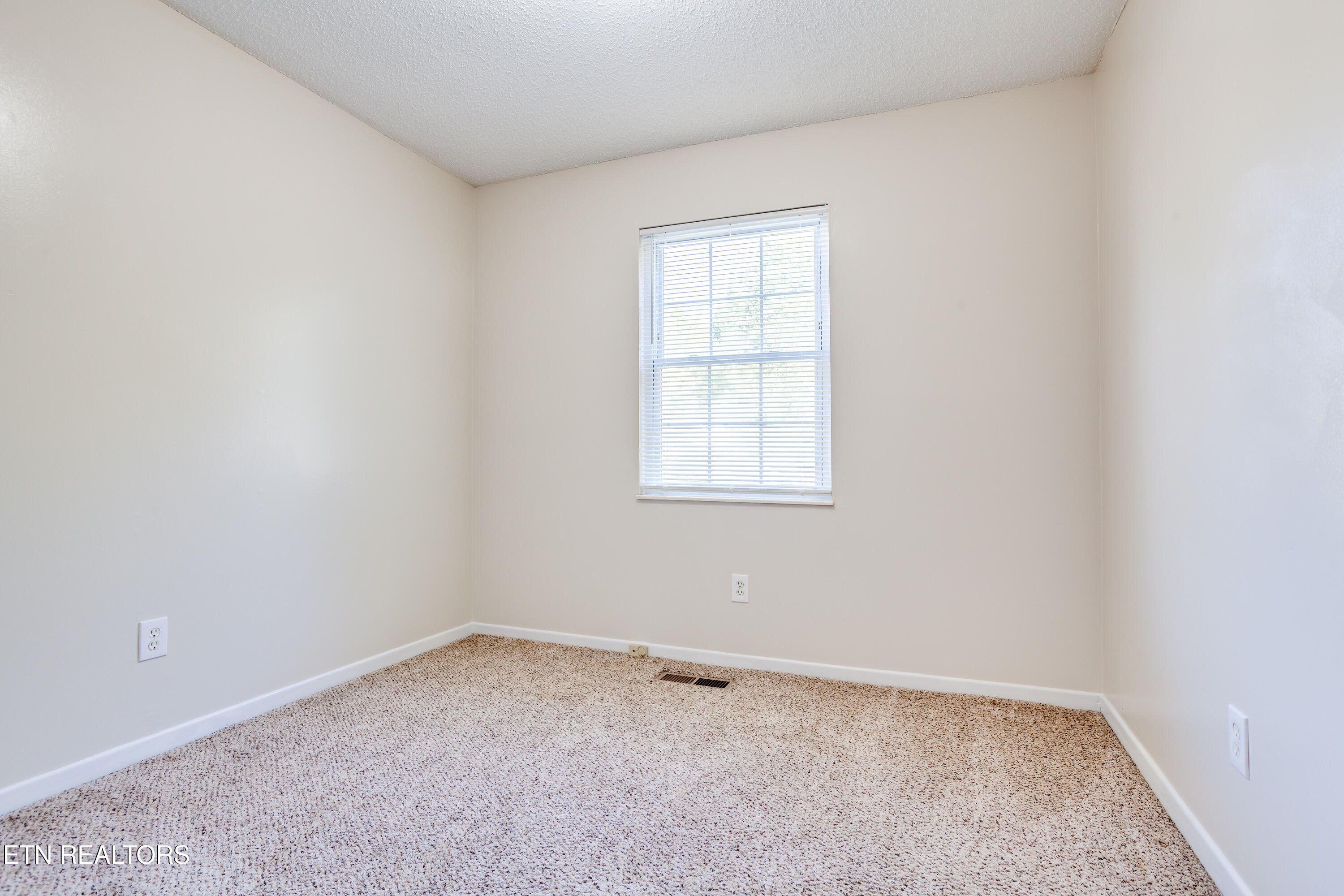 105 Tracy Lane Oak Ridge TN 37830