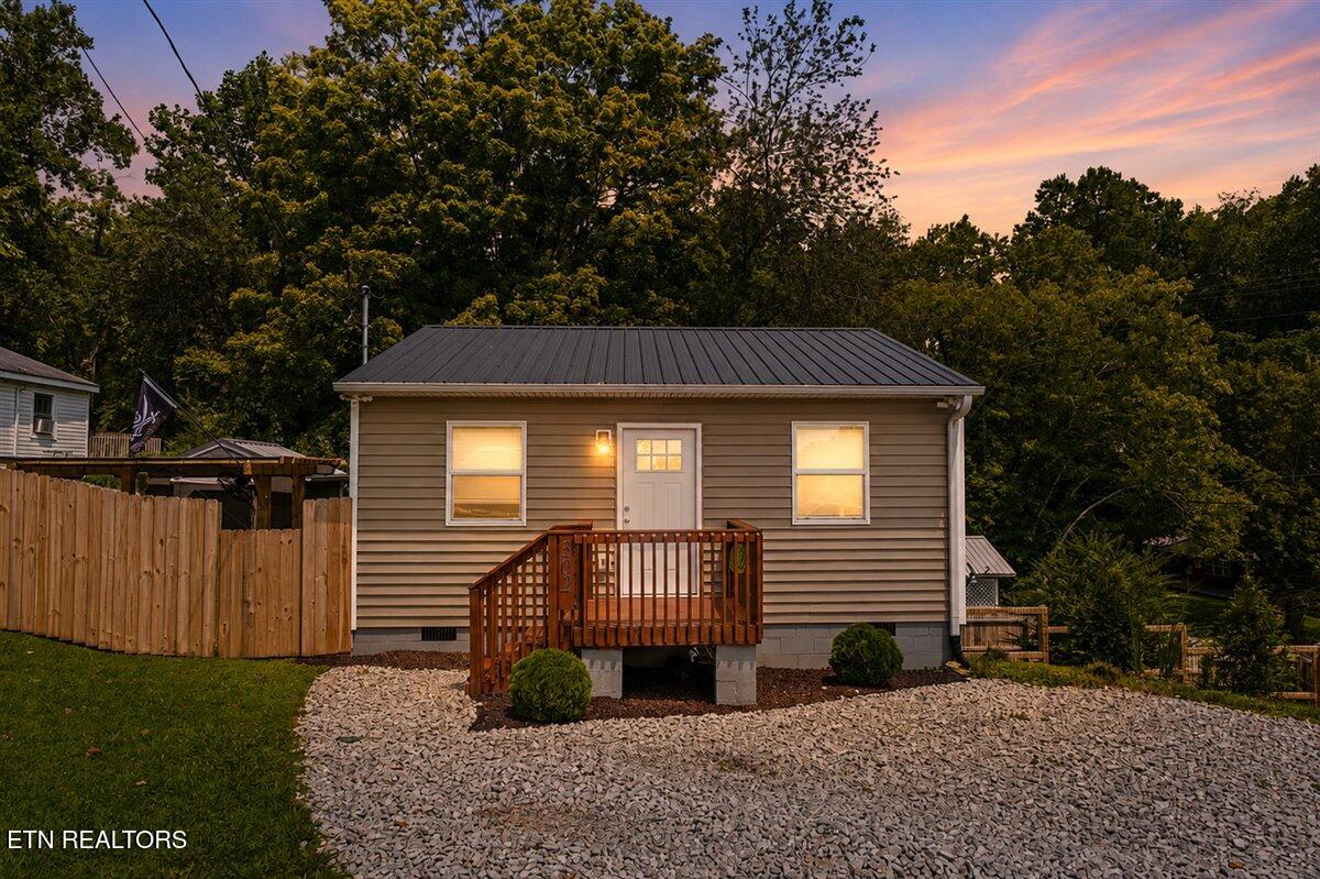 302 N 12th Street Lafollette TN 37766