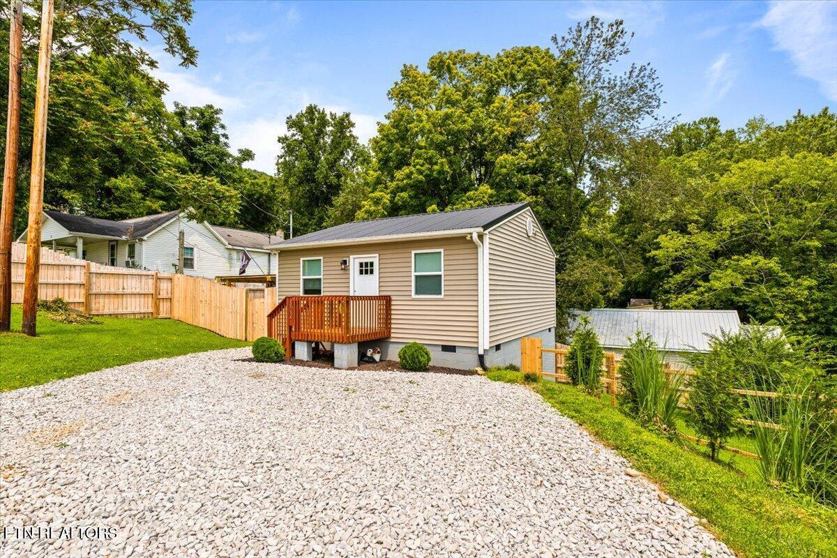 302 N 12th Street Lafollette TN 37766