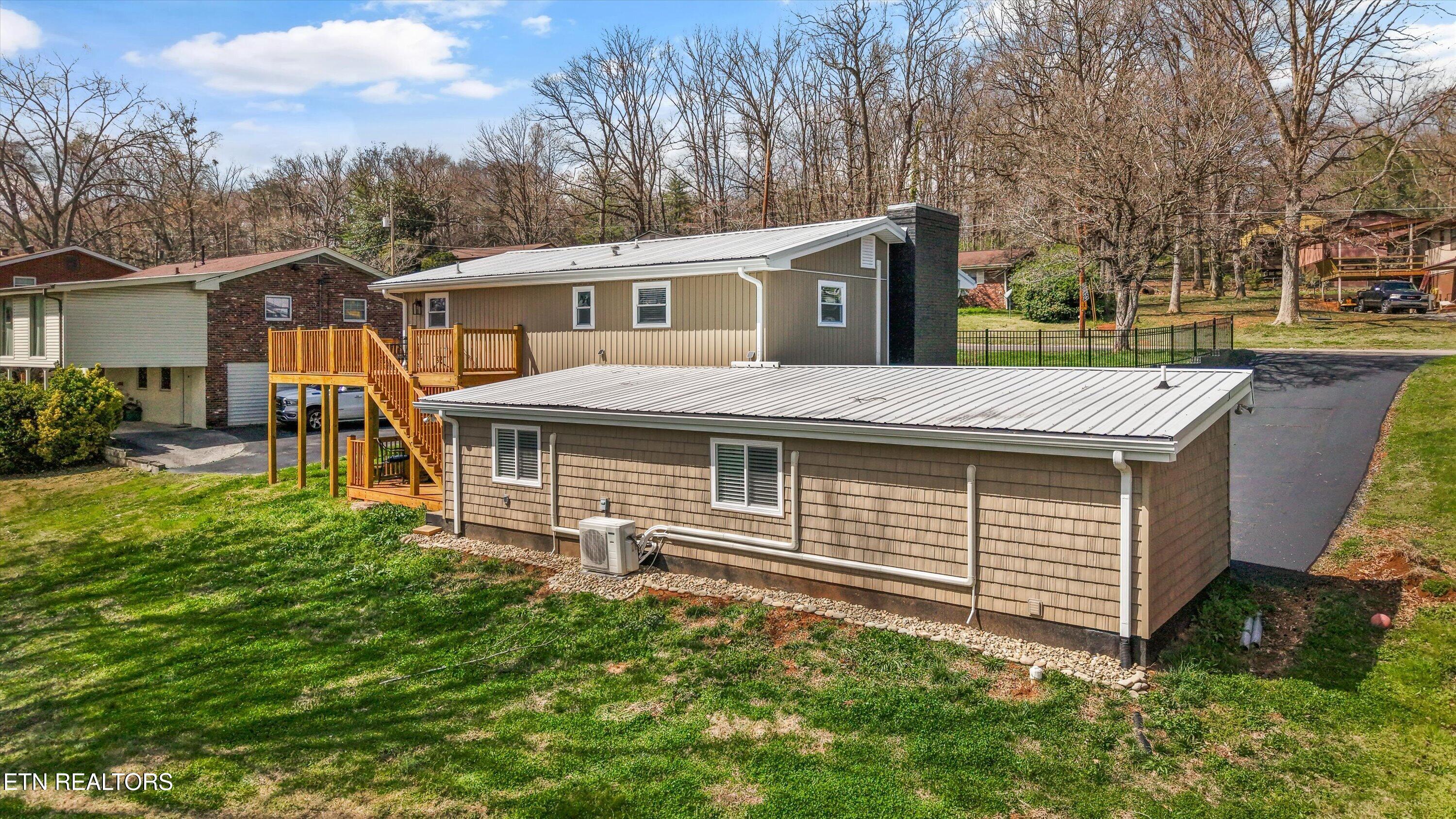 1704 S Forest Drive Knoxville TN 37920