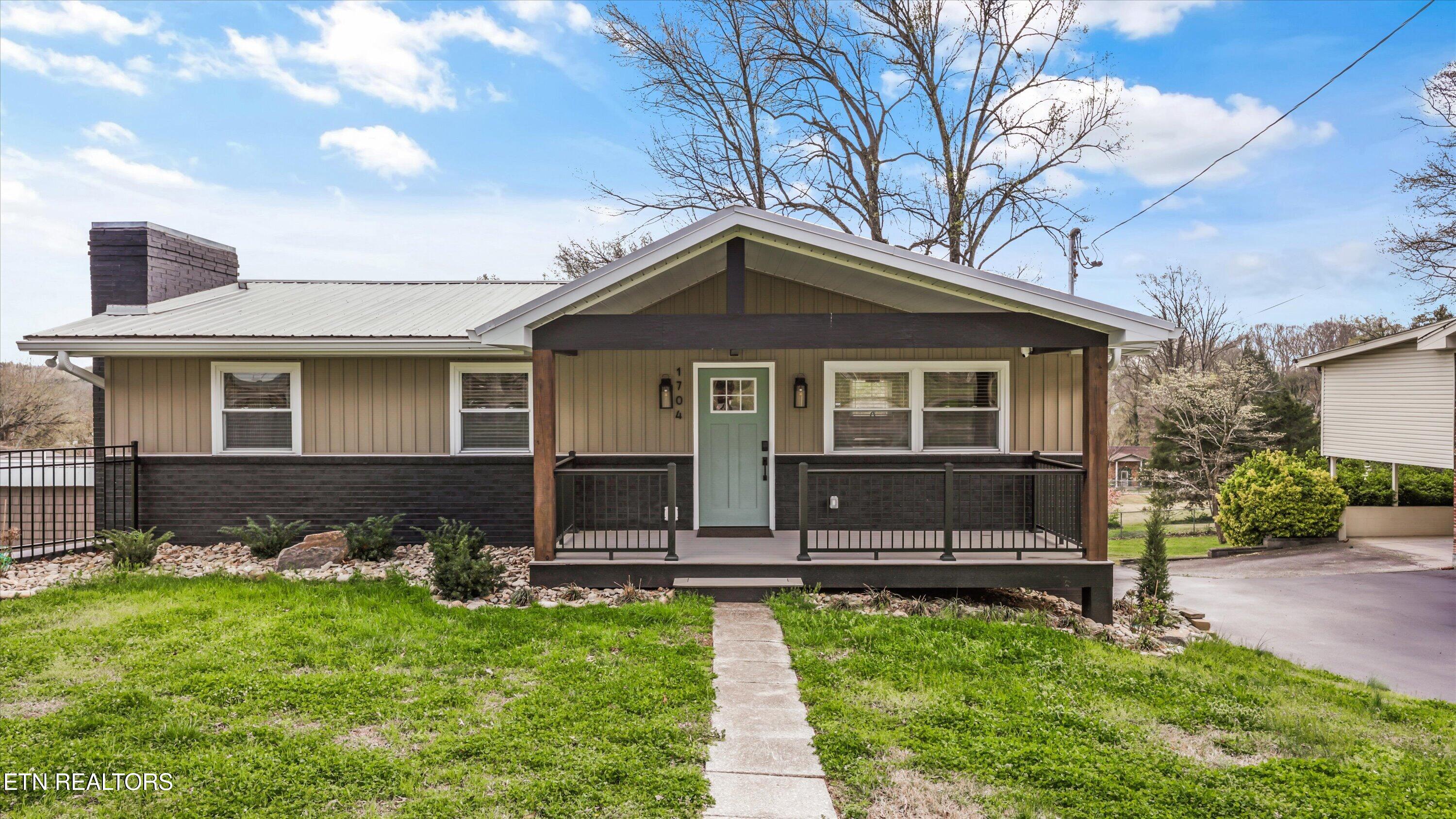 1704 S Forest Drive Knoxville TN 37920
