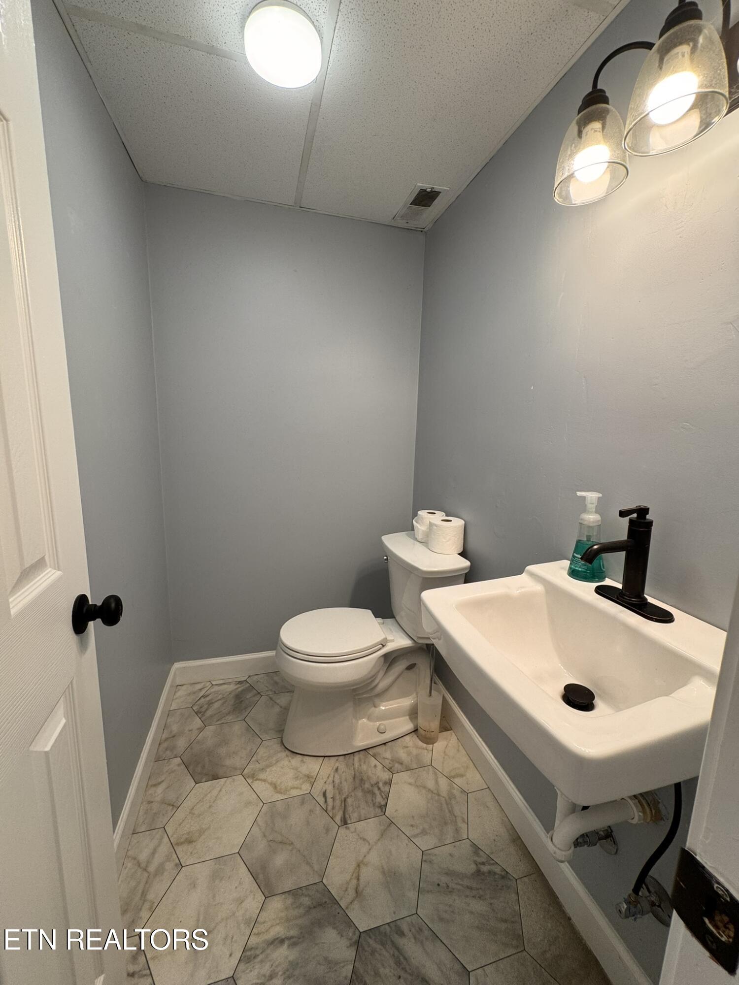 522 Henderson Drive Madisonville TN 37354
