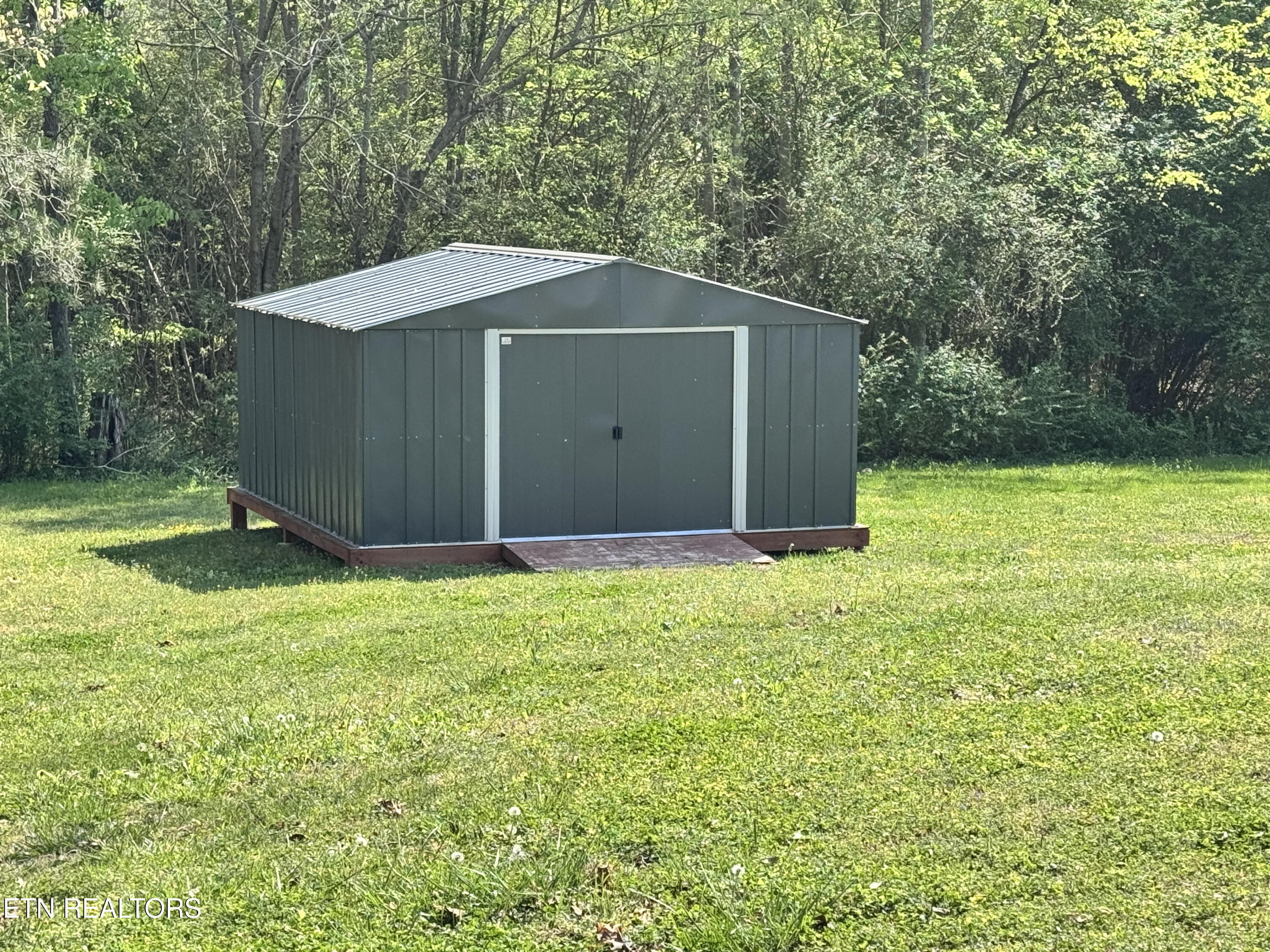 522 Henderson Drive Madisonville TN 37354