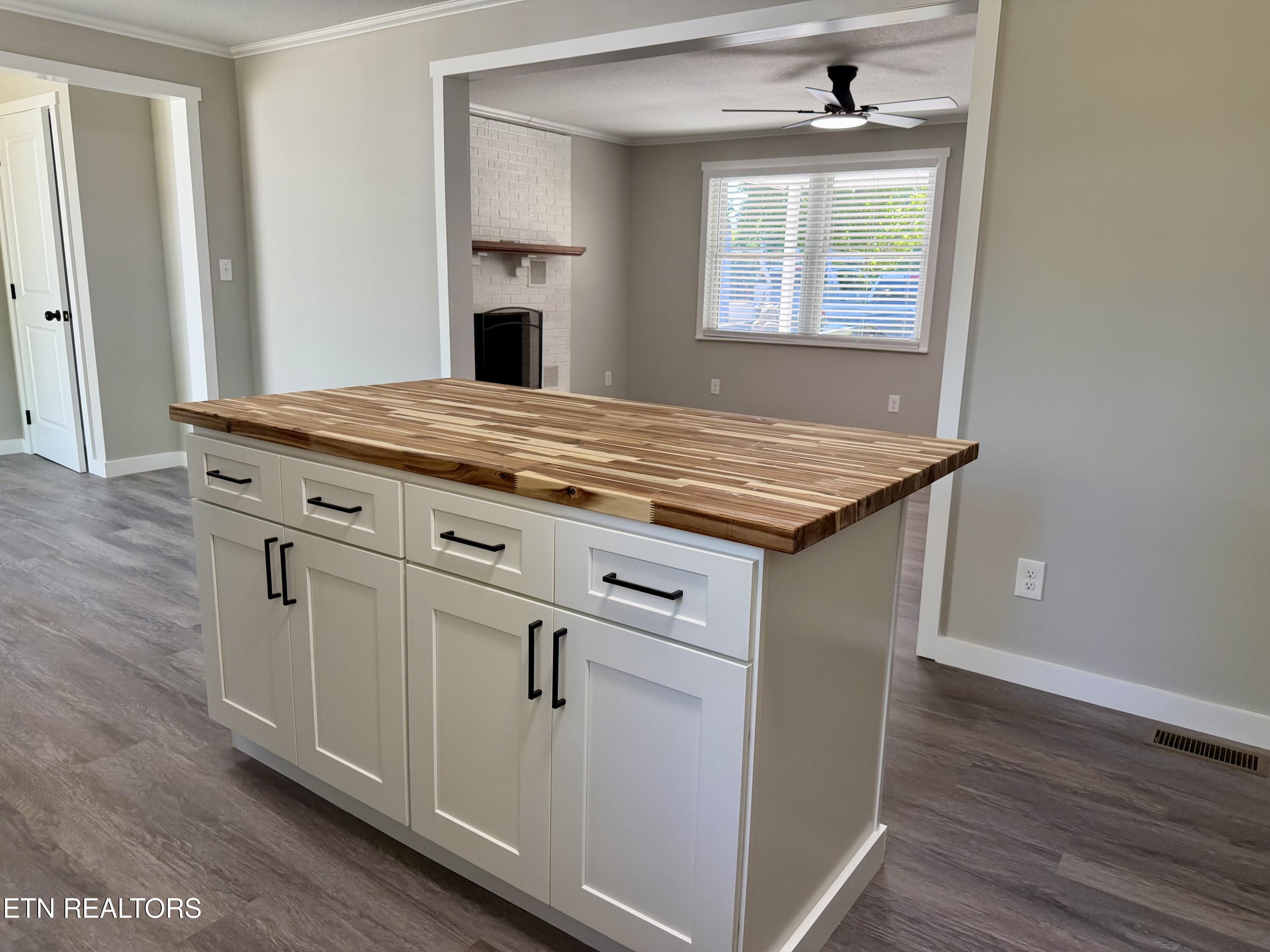1035 Lakeside Road Madisonville TN 37354