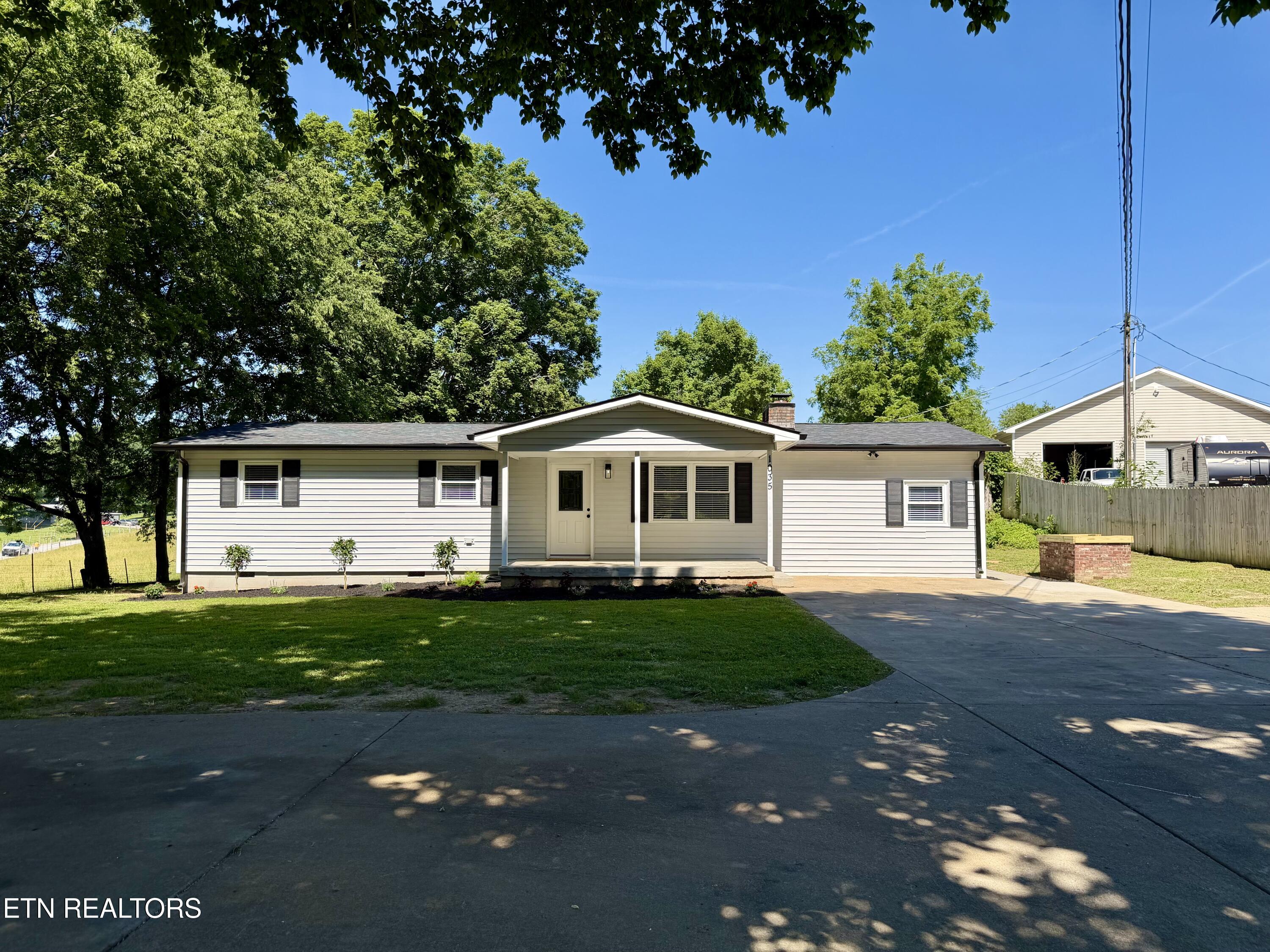 1035 Lakeside Road Madisonville TN 37354