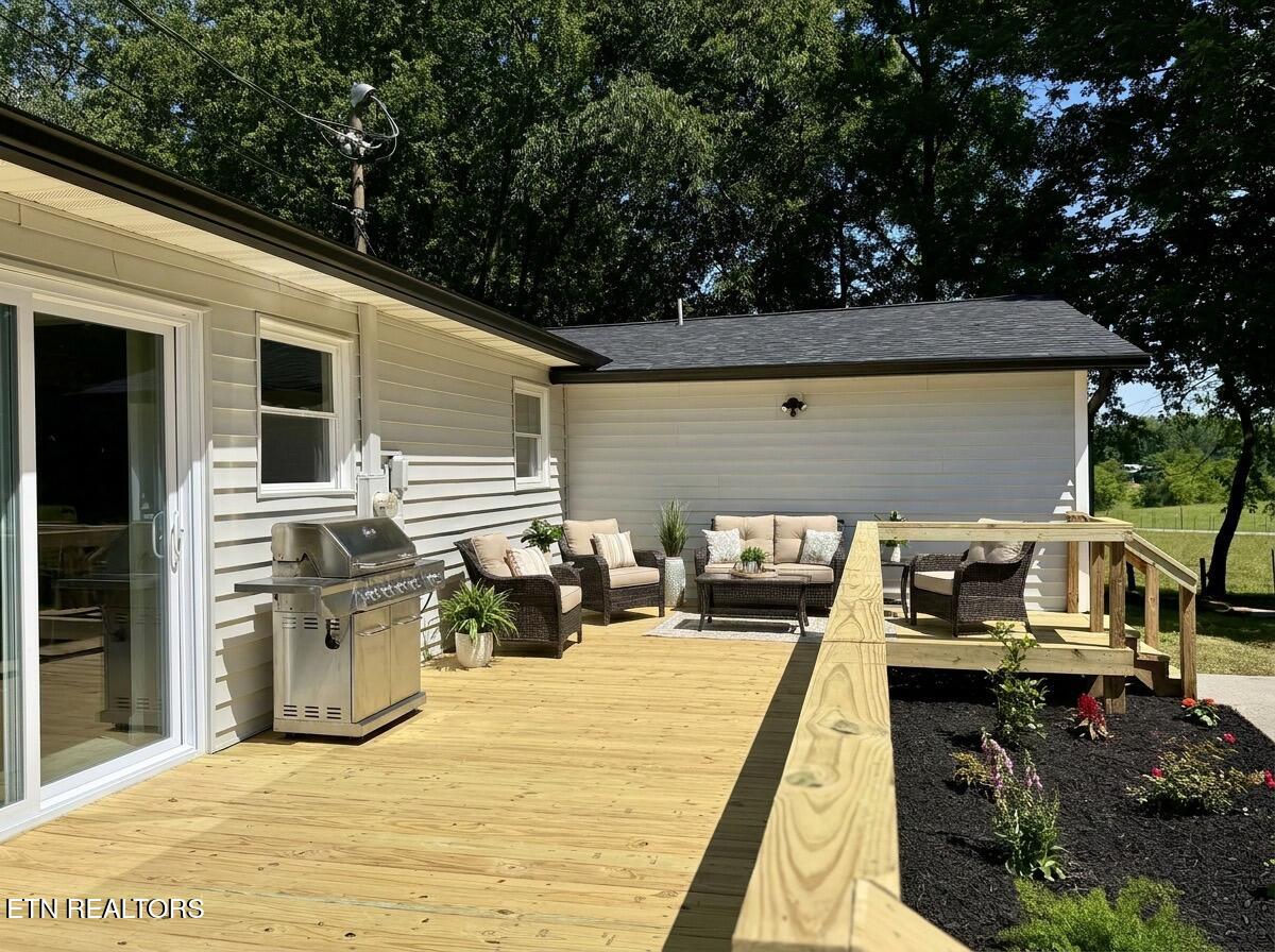 1035 Lakeside Road Madisonville TN 37354