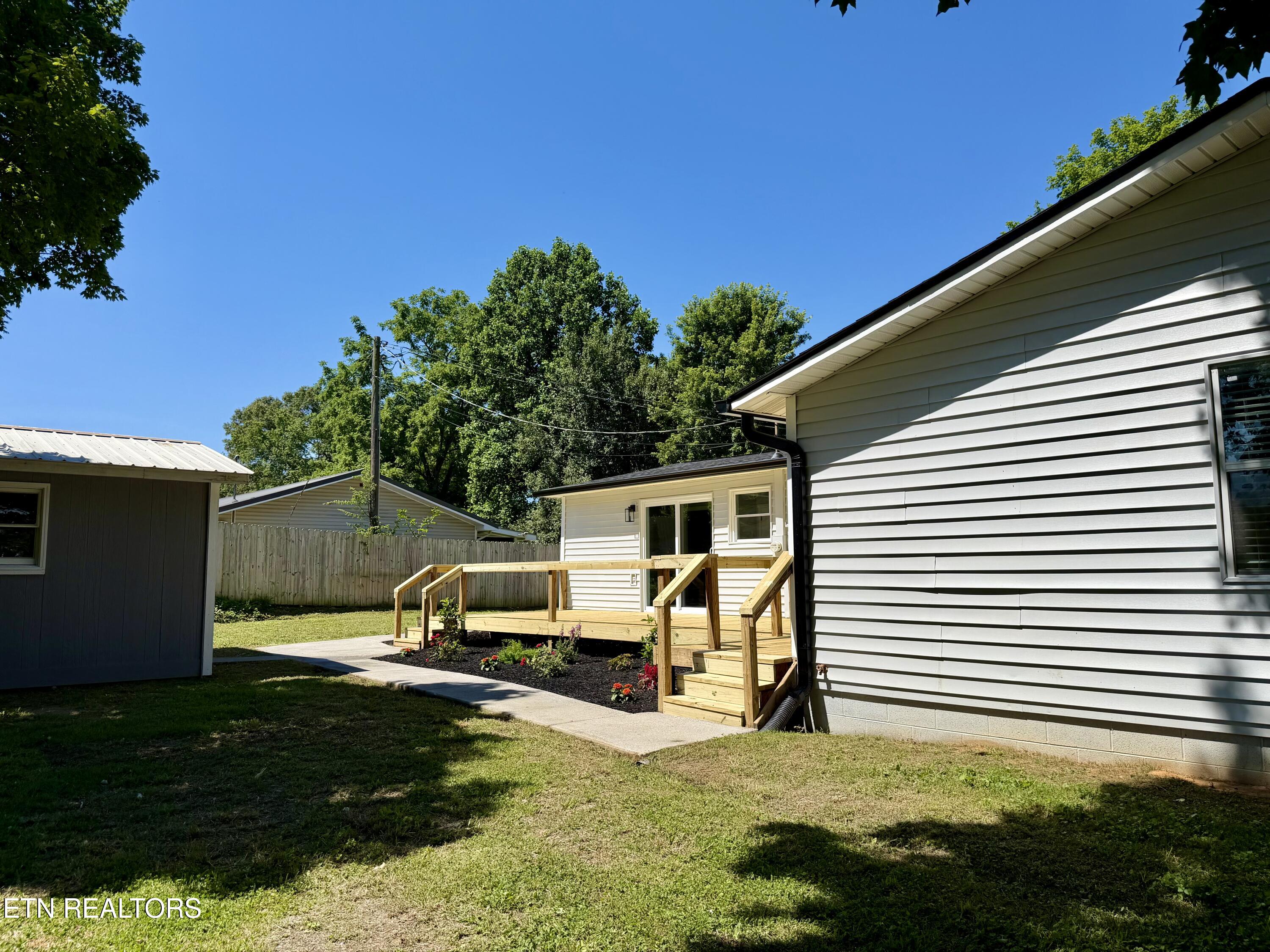 1035 Lakeside Road Madisonville TN 37354