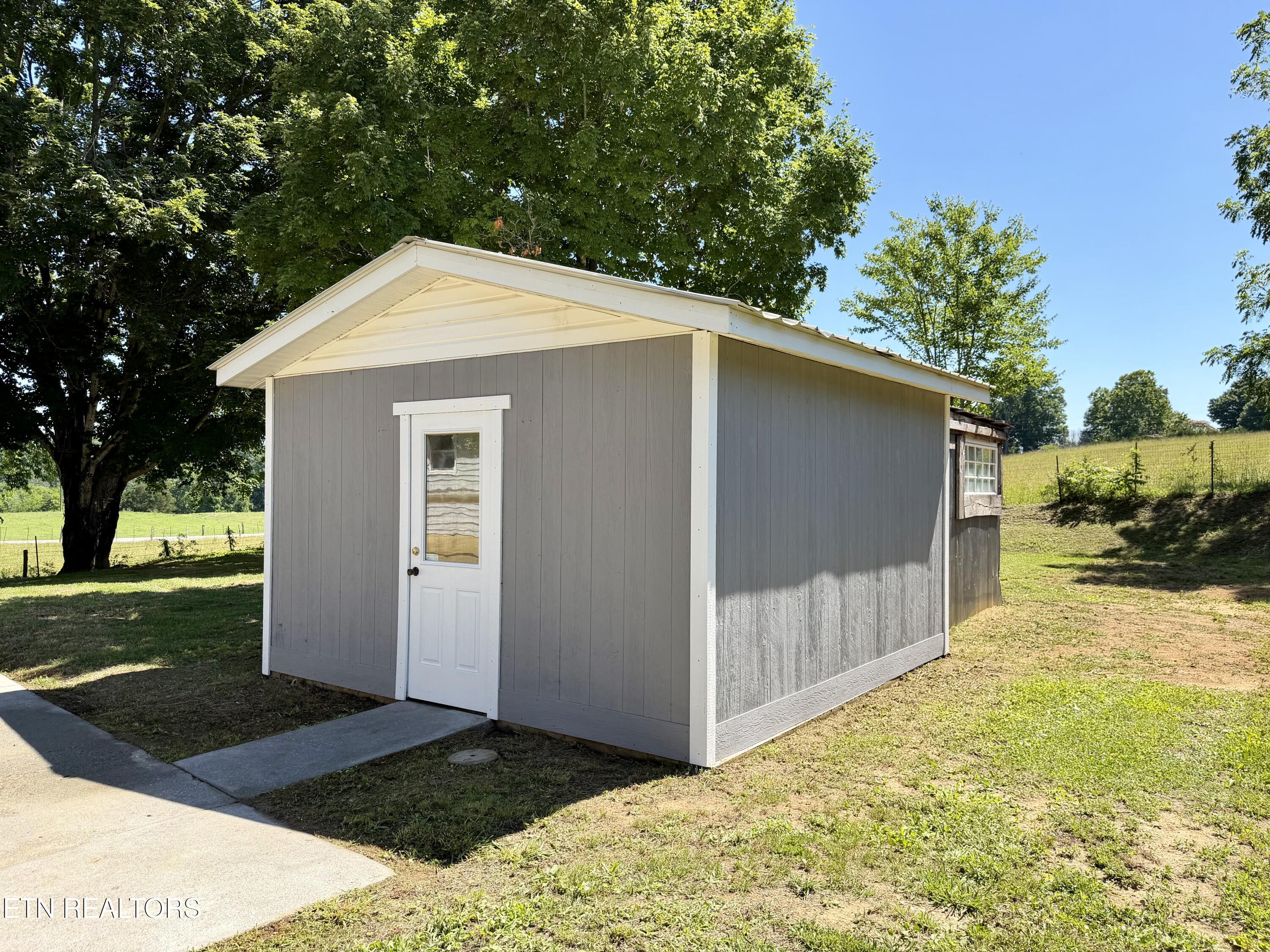 1035 Lakeside Road Madisonville TN 37354