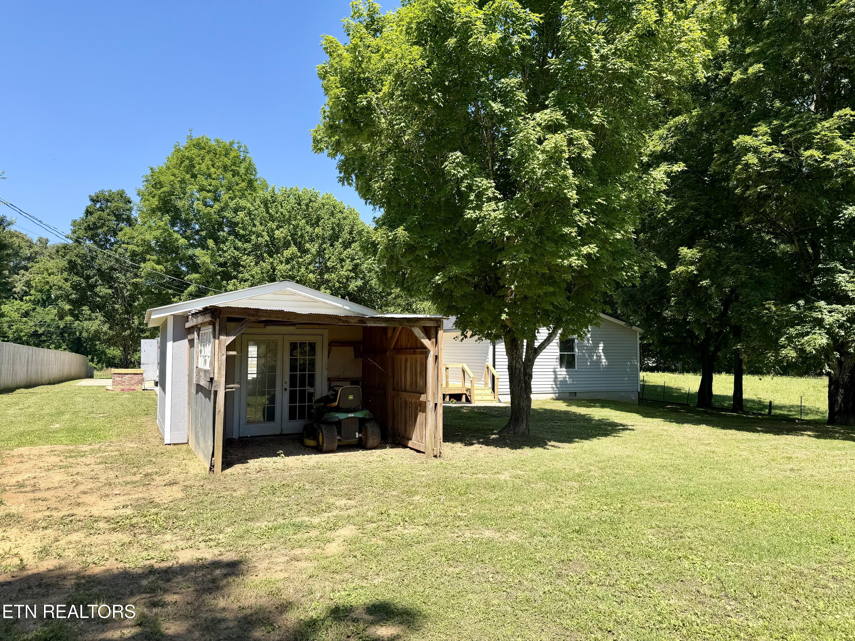 1035 Lakeside Road Madisonville TN 37354