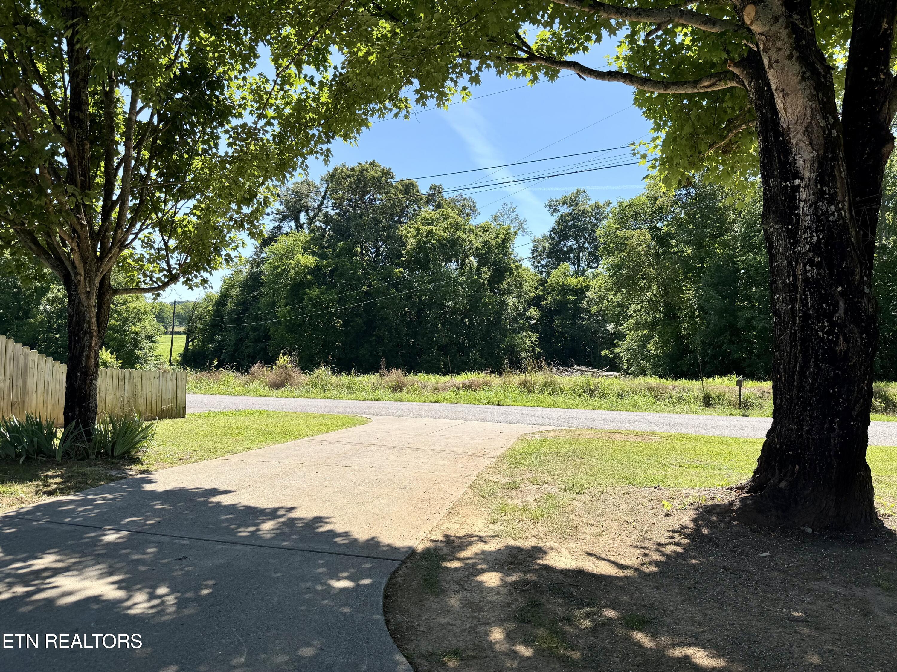 1035 Lakeside Road Madisonville TN 37354