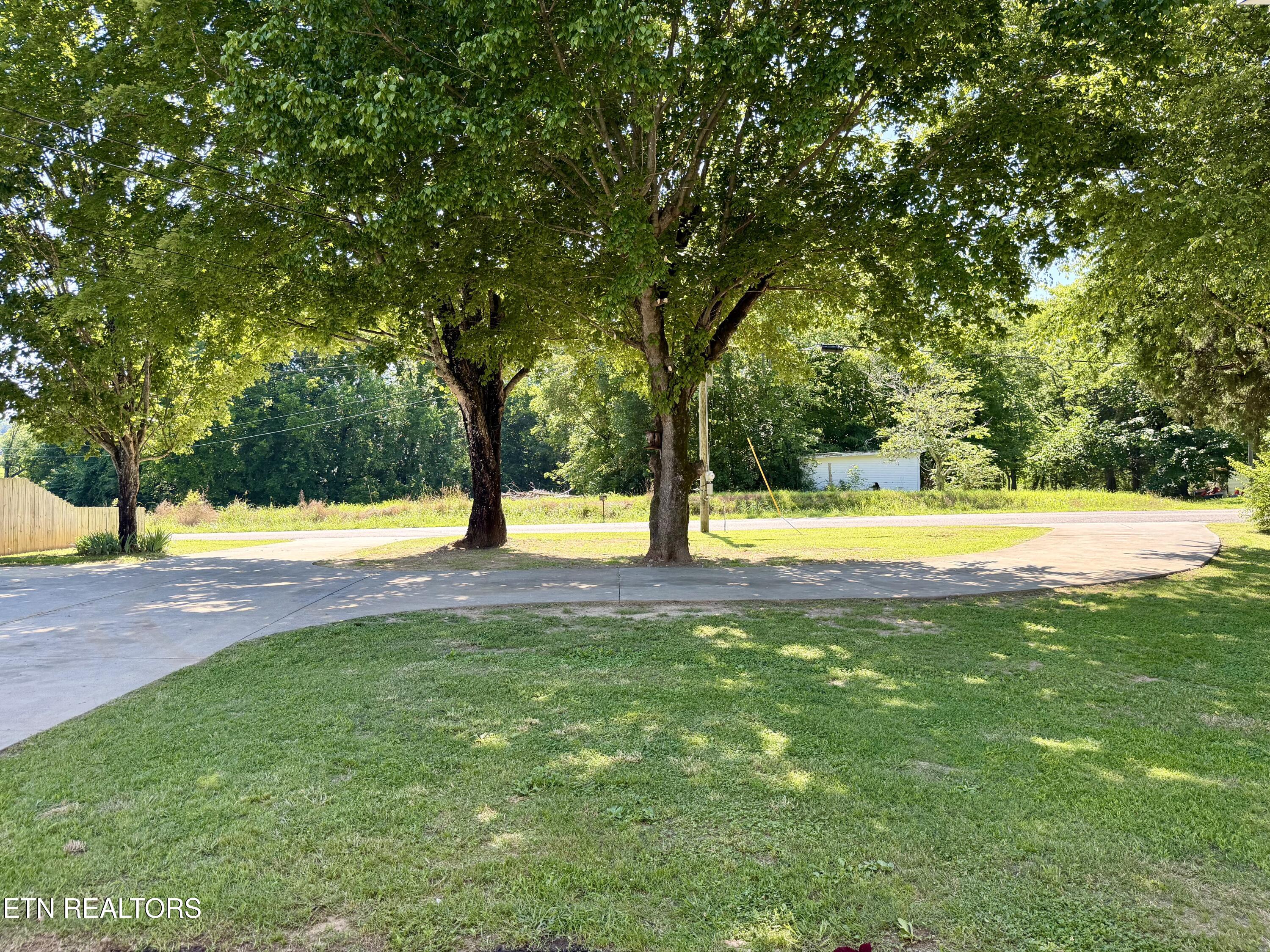 1035 Lakeside Road Madisonville TN 37354