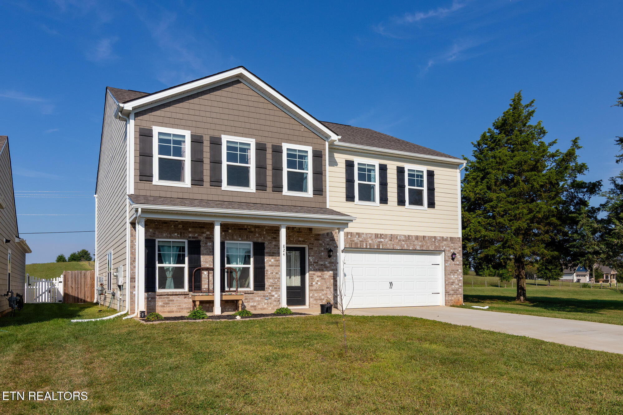824 Stone Creek Drive Loudon TN 37774