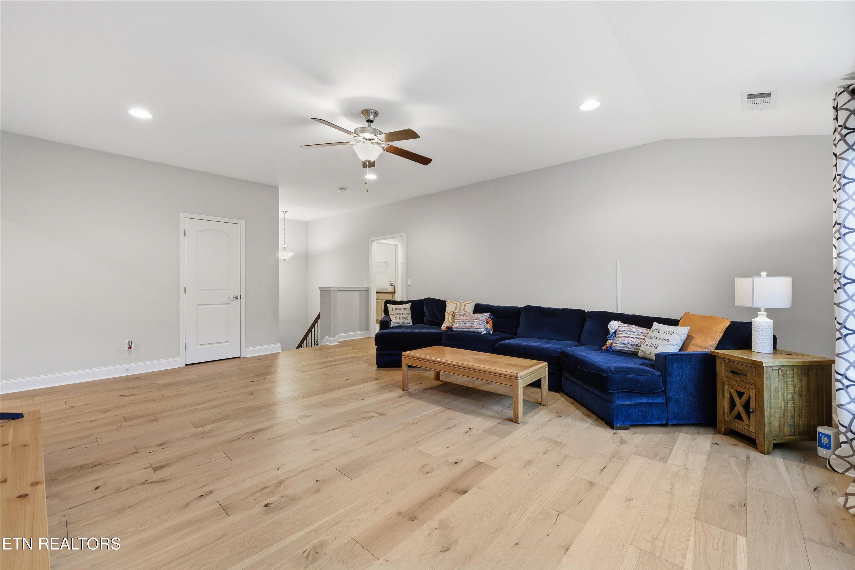2042 Gusty Wind Lane Knoxville TN 37932