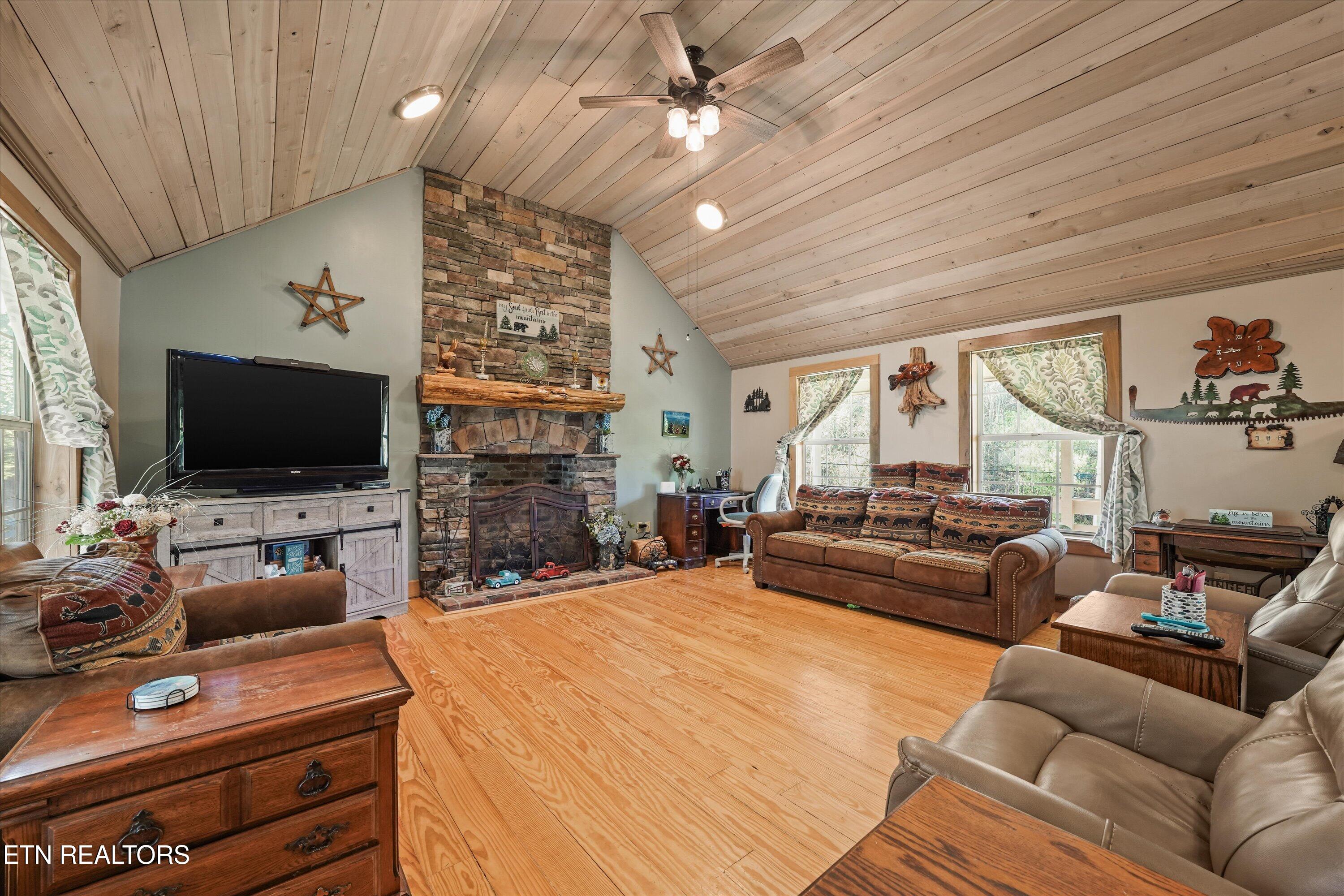 2501 Valley View Road Dandridge TN 37725