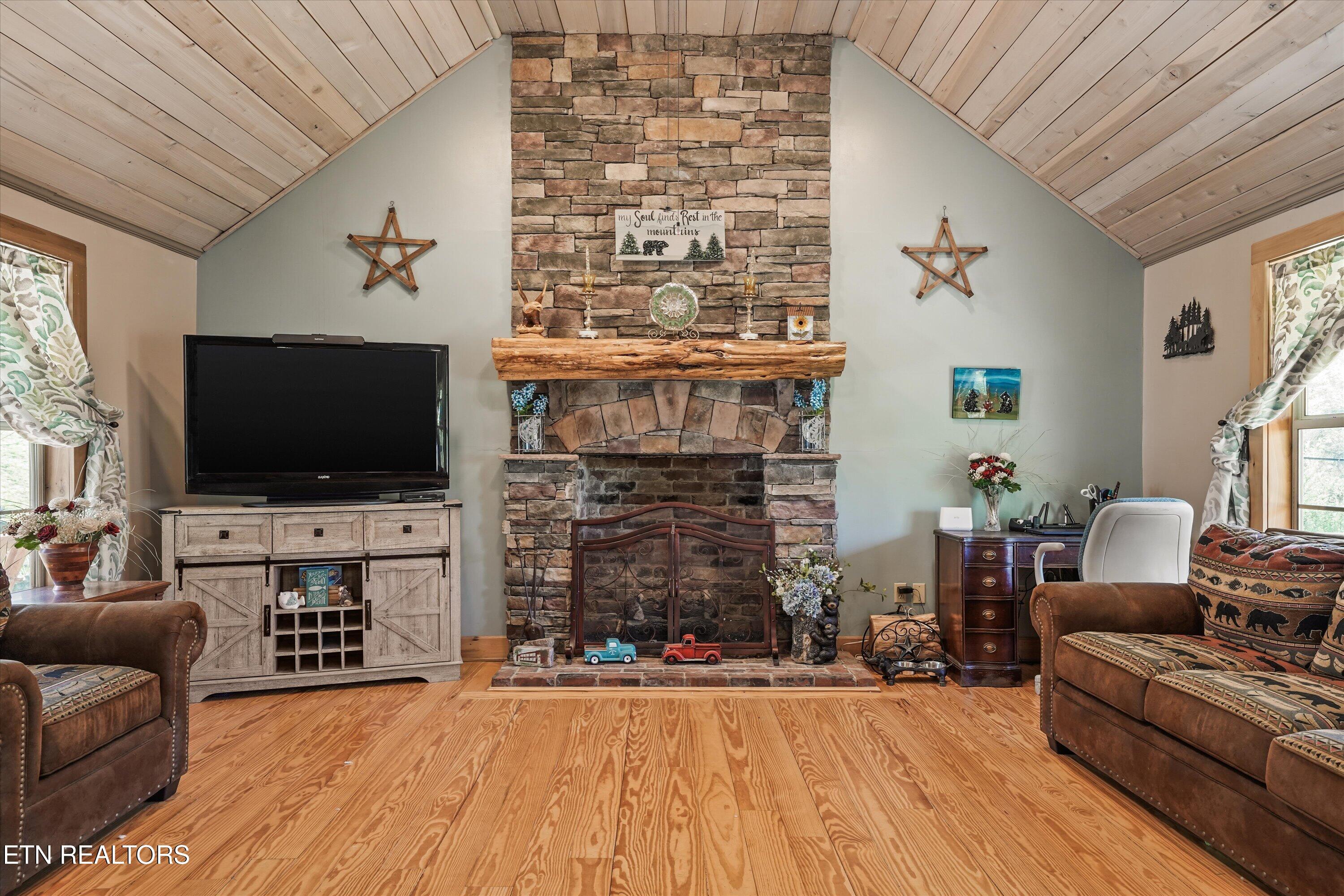 2501 Valley View Road Dandridge TN 37725